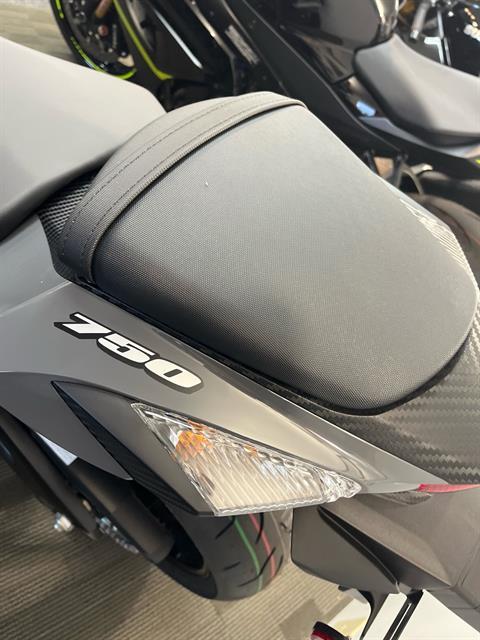 2025 Suzuki GSX-R750 in West Bridgewater, Massachusetts - Photo 8