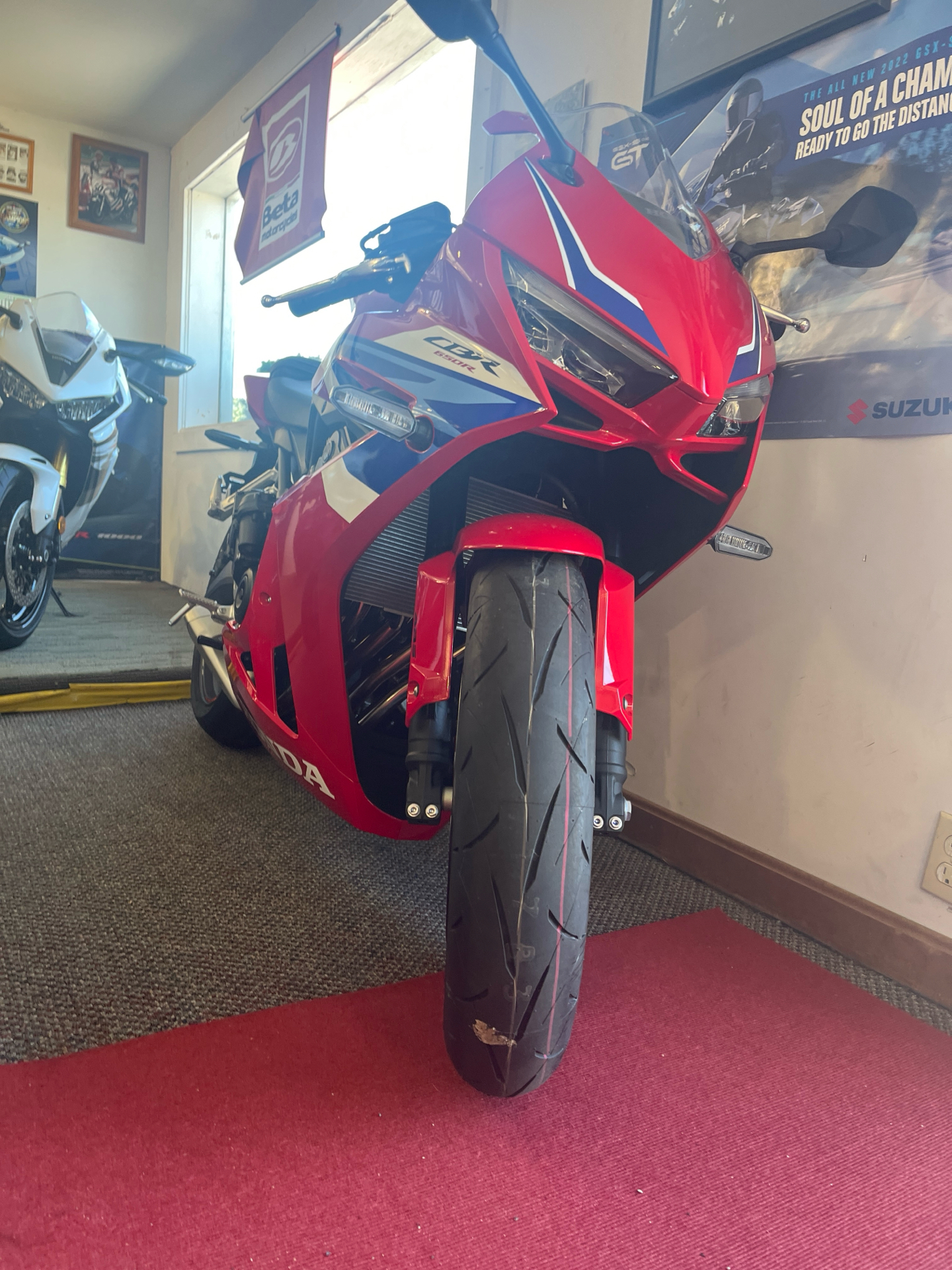 2025 Honda CBR650R E-Clutch in West Bridgewater, Massachusetts - Photo 7