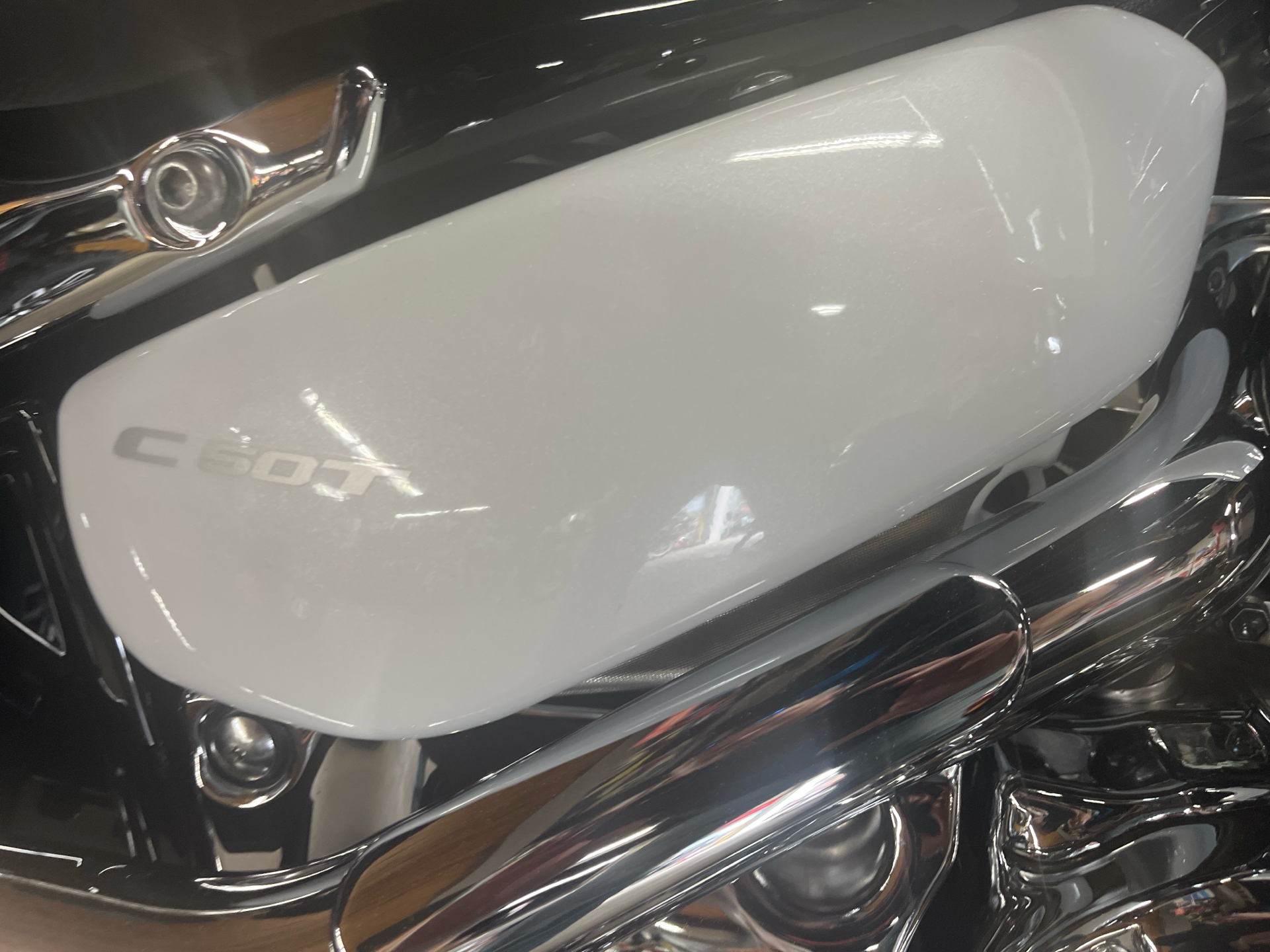 2025 Suzuki Boulevard C50T Special in West Bridgewater, Massachusetts - Photo 3