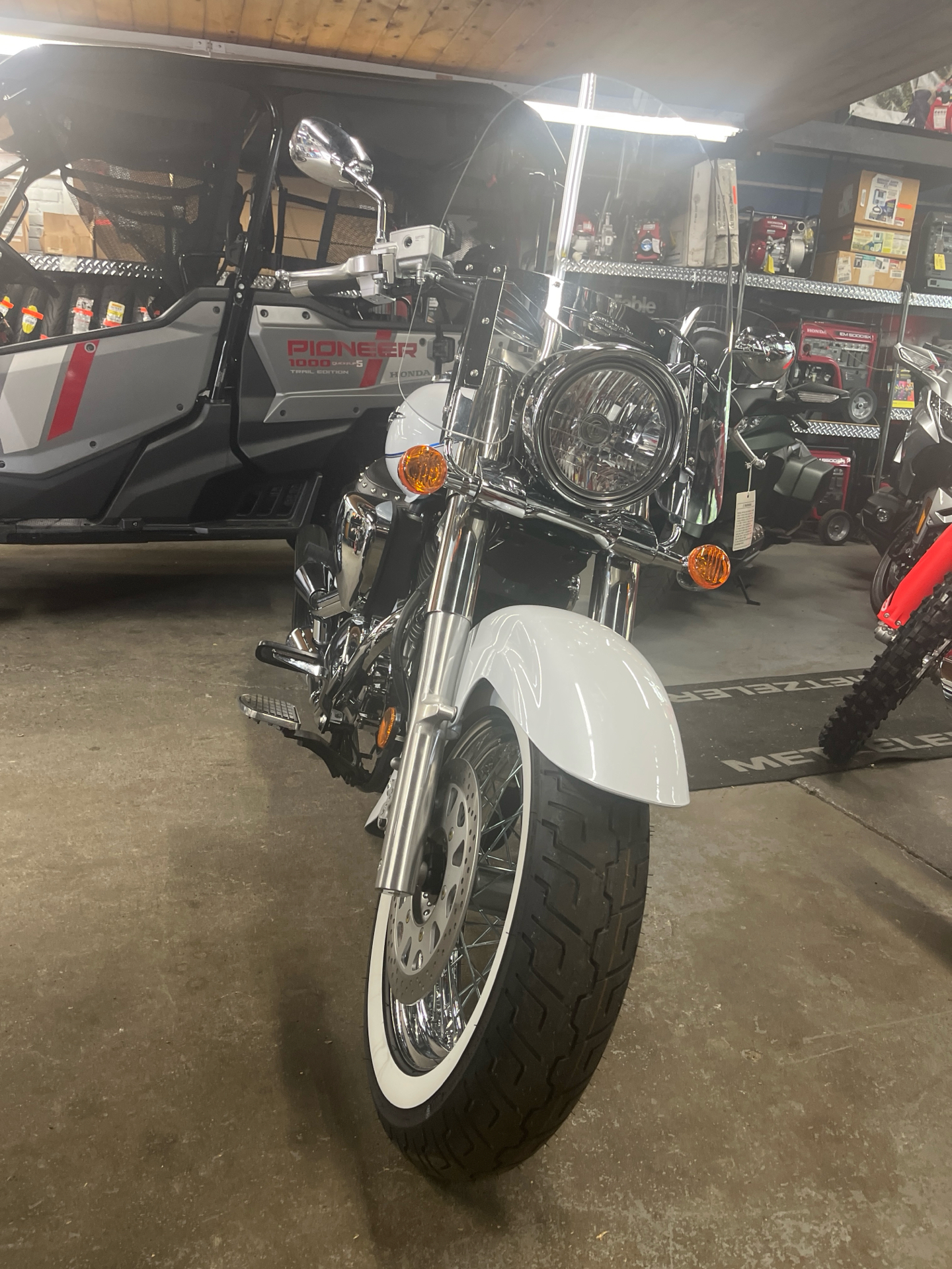 2025 Suzuki Boulevard C50T Special in West Bridgewater, Massachusetts - Photo 6