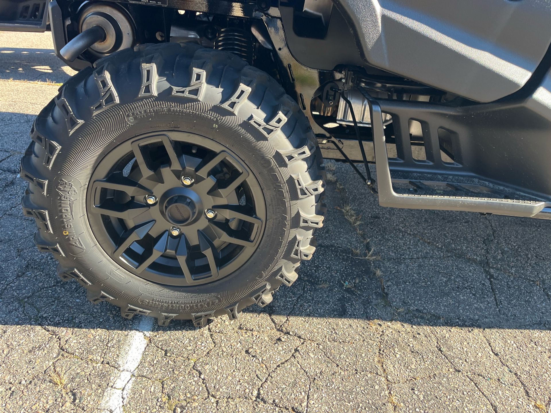 2024 Honda Pioneer 1000-6 Deluxe Crew in West Bridgewater, Massachusetts - Photo 3