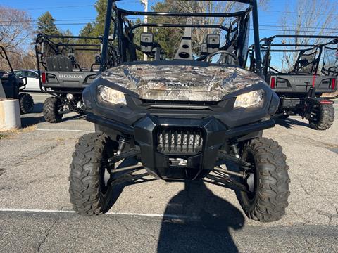 2024 Honda Pioneer 1000-6 Deluxe Crew in West Bridgewater, Massachusetts - Photo 9