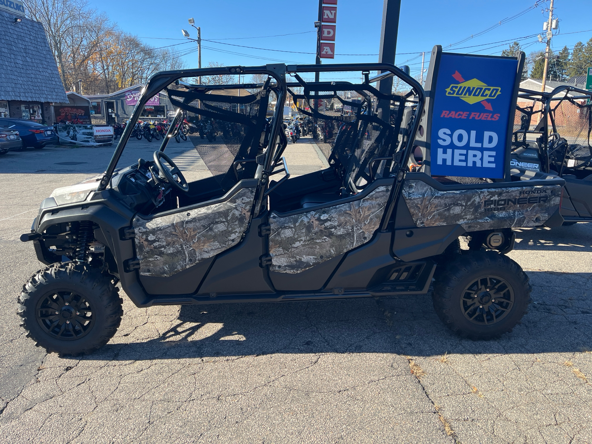 2024 Honda Pioneer 1000-6 Deluxe Crew in West Bridgewater, Massachusetts - Photo 11