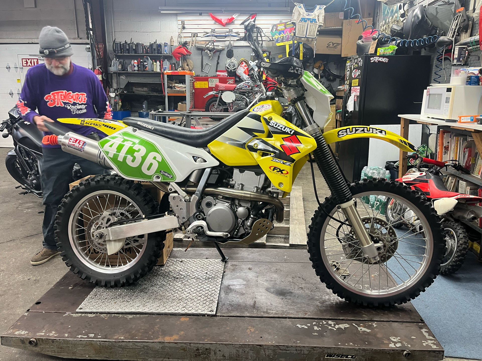 2004 Suzuki DRZ400E in West Bridgewater, Massachusetts - Photo 1