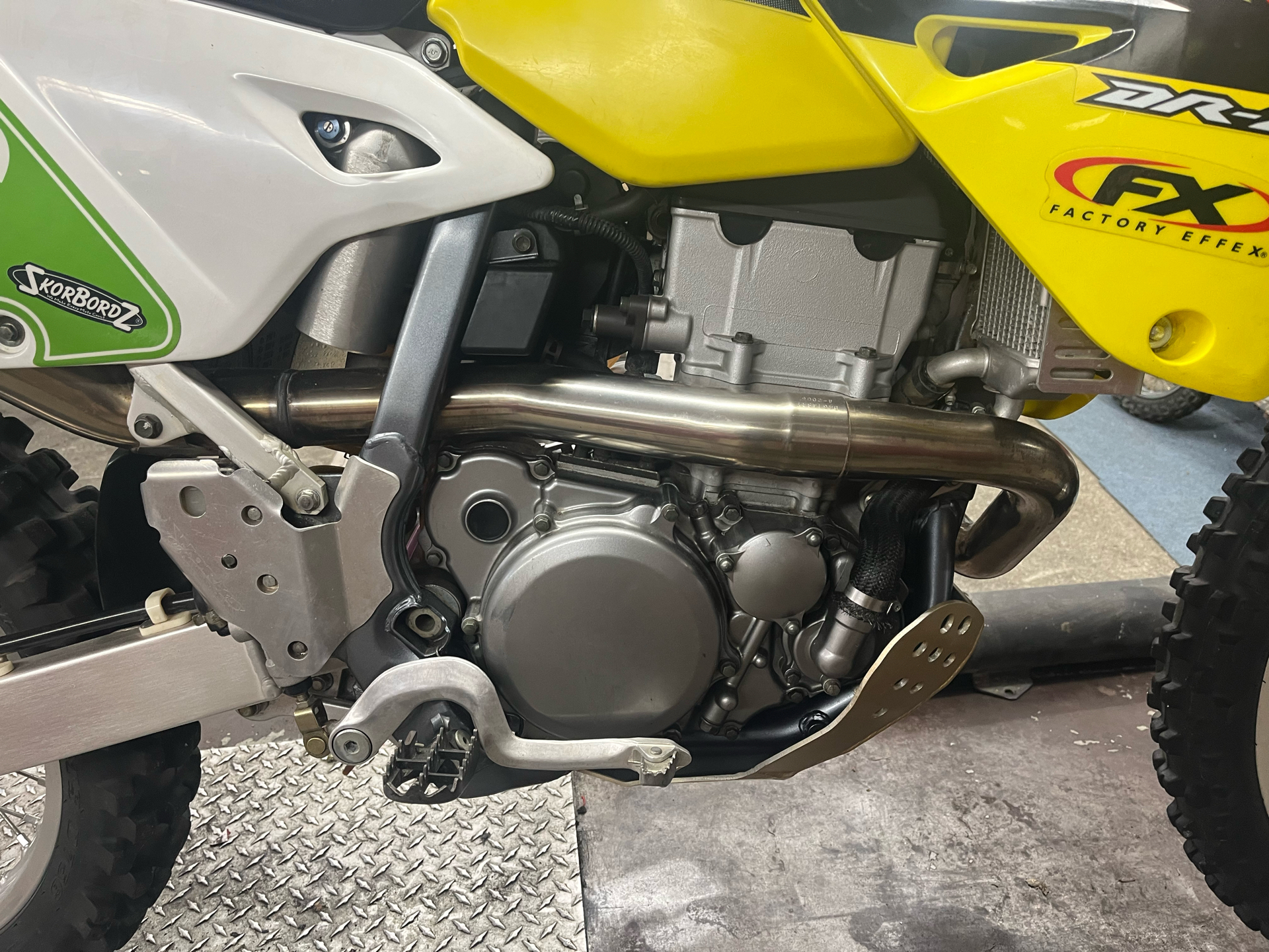 2004 Suzuki DRZ400E in West Bridgewater, Massachusetts - Photo 3