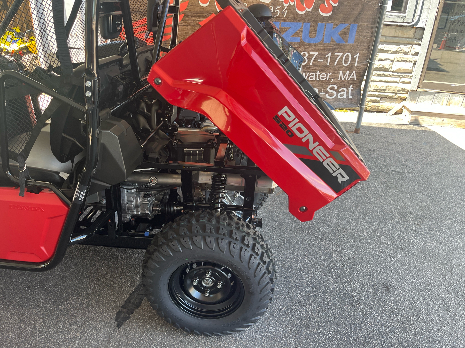 2025 Honda Pioneer 520 in West Bridgewater, Massachusetts - Photo 5