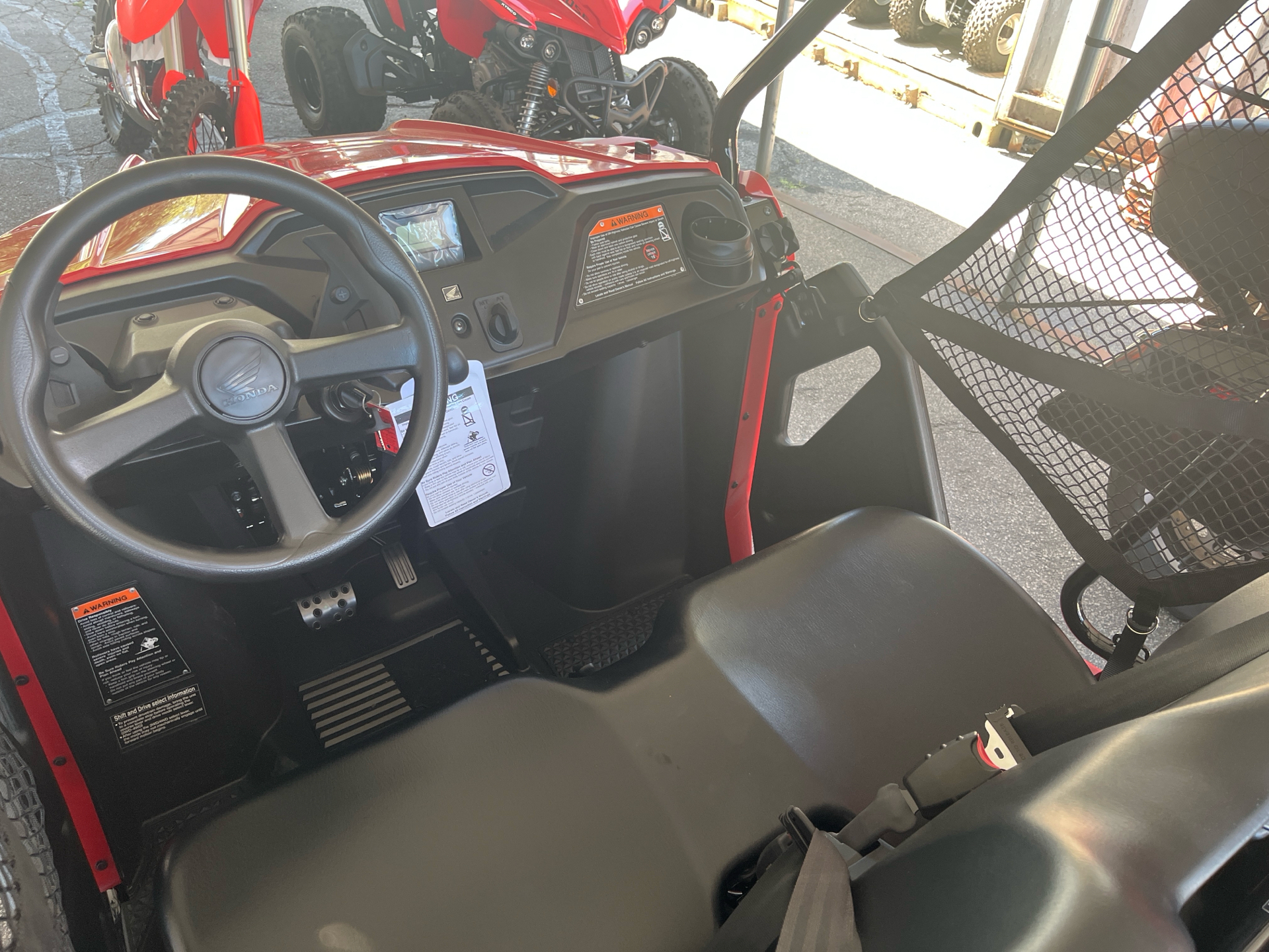 2025 Honda Pioneer 520 in West Bridgewater, Massachusetts - Photo 6