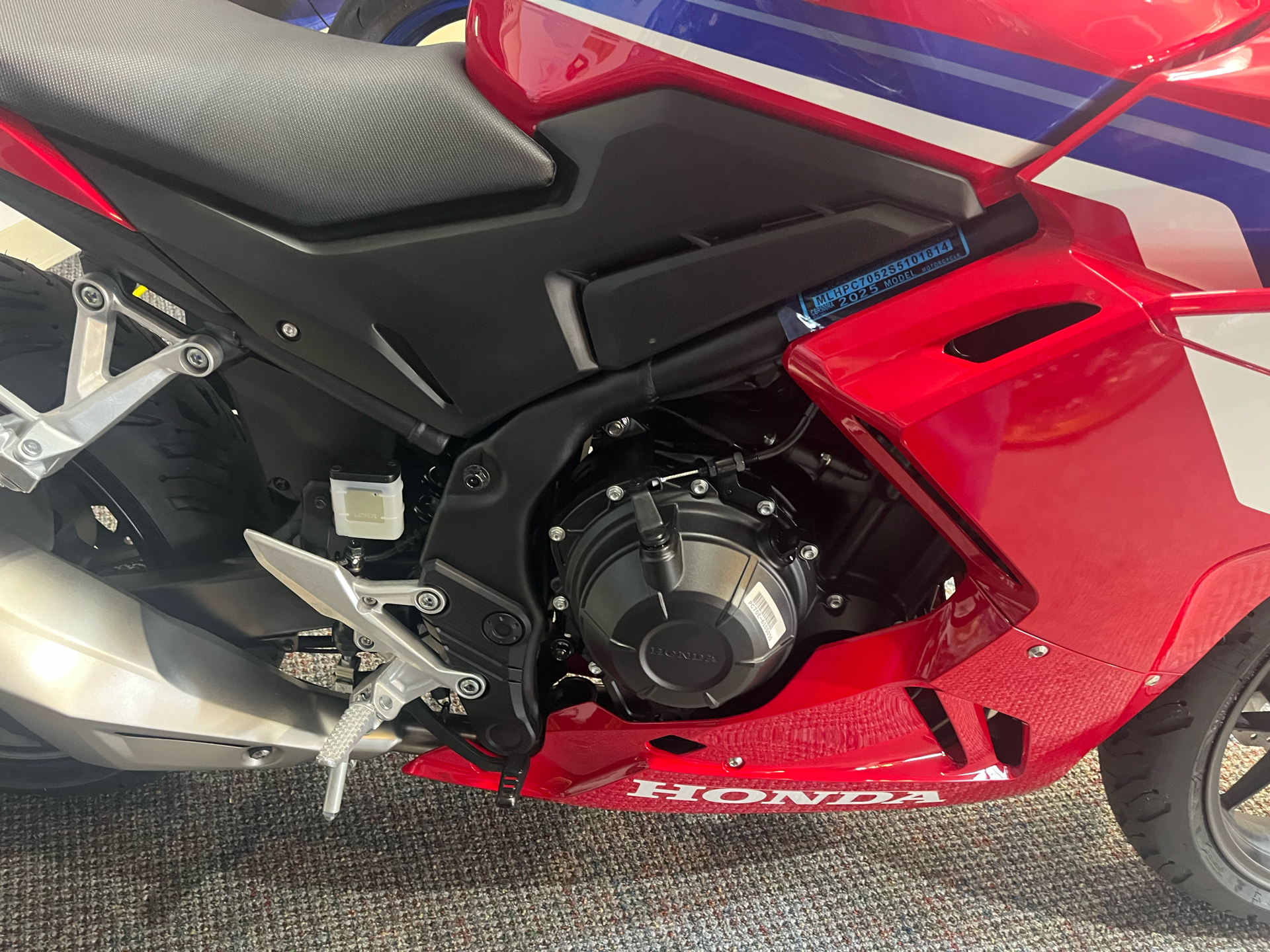 2025 Honda CBR500R in West Bridgewater, Massachusetts - Photo 8