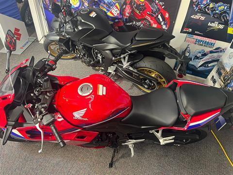 2025 Honda CBR500R in West Bridgewater, Massachusetts - Photo 10