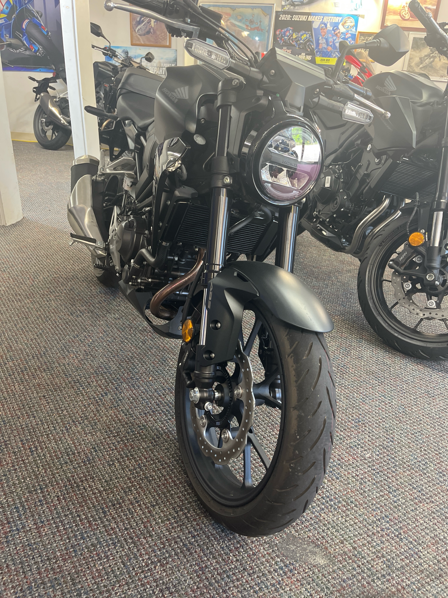 2025 Honda CB300R ABS in West Bridgewater, Massachusetts - Photo 4