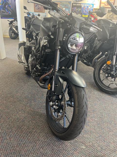 2025 Honda CB300R ABS in West Bridgewater, Massachusetts - Photo 4