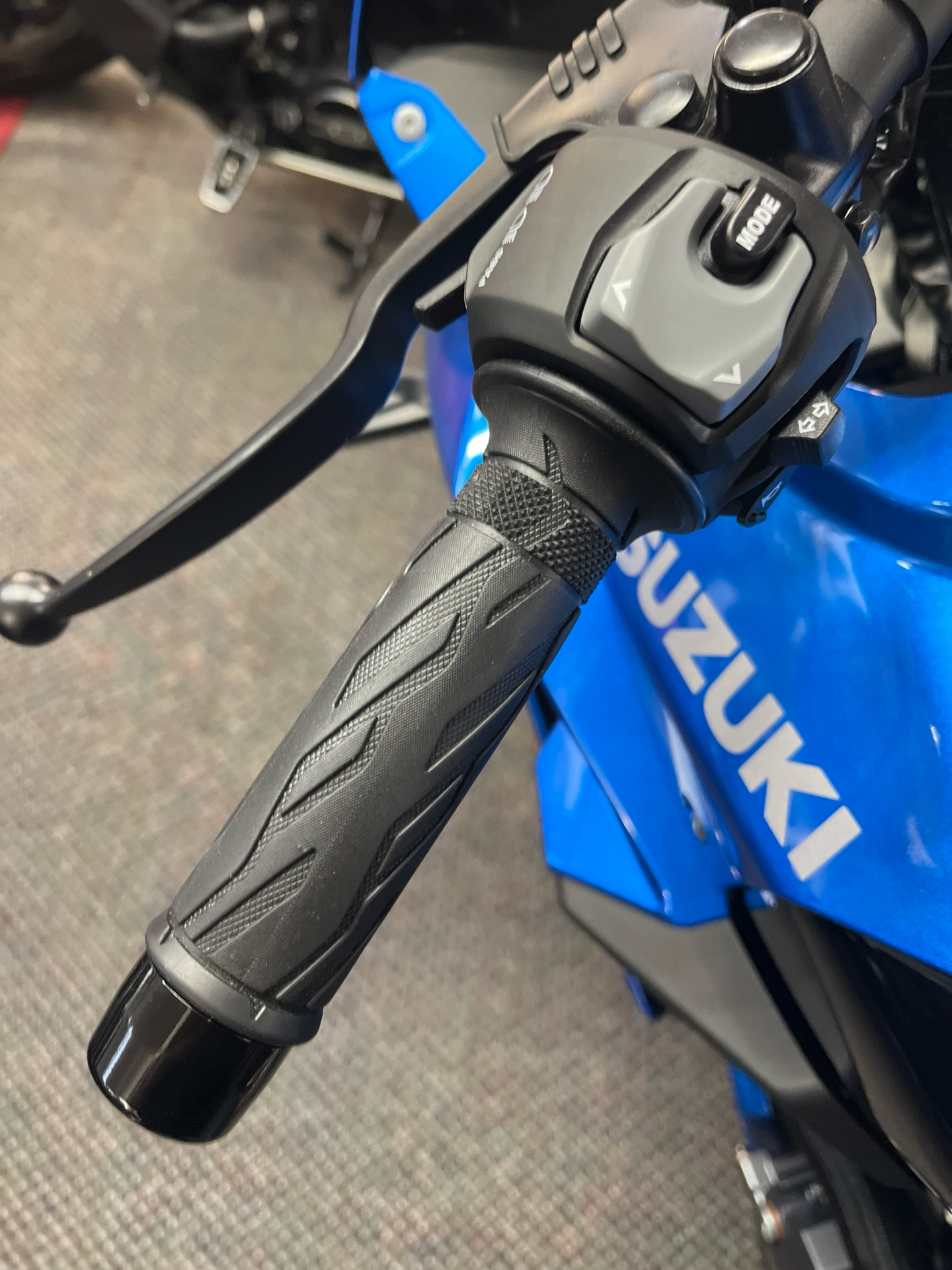 2024 Suzuki GSX-8R in West Bridgewater, Massachusetts - Photo 10