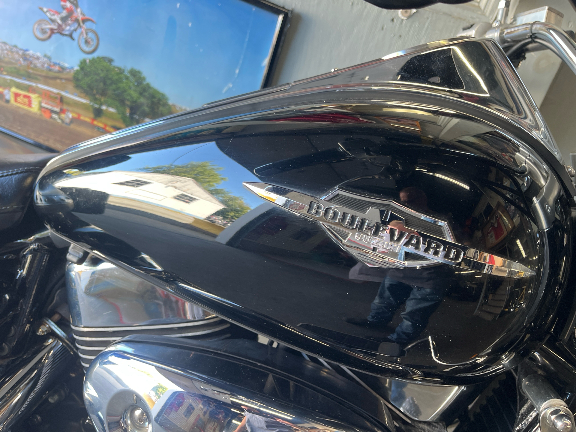 2005 Suzuki Boulevard C90 Black in West Bridgewater, Massachusetts - Photo 2