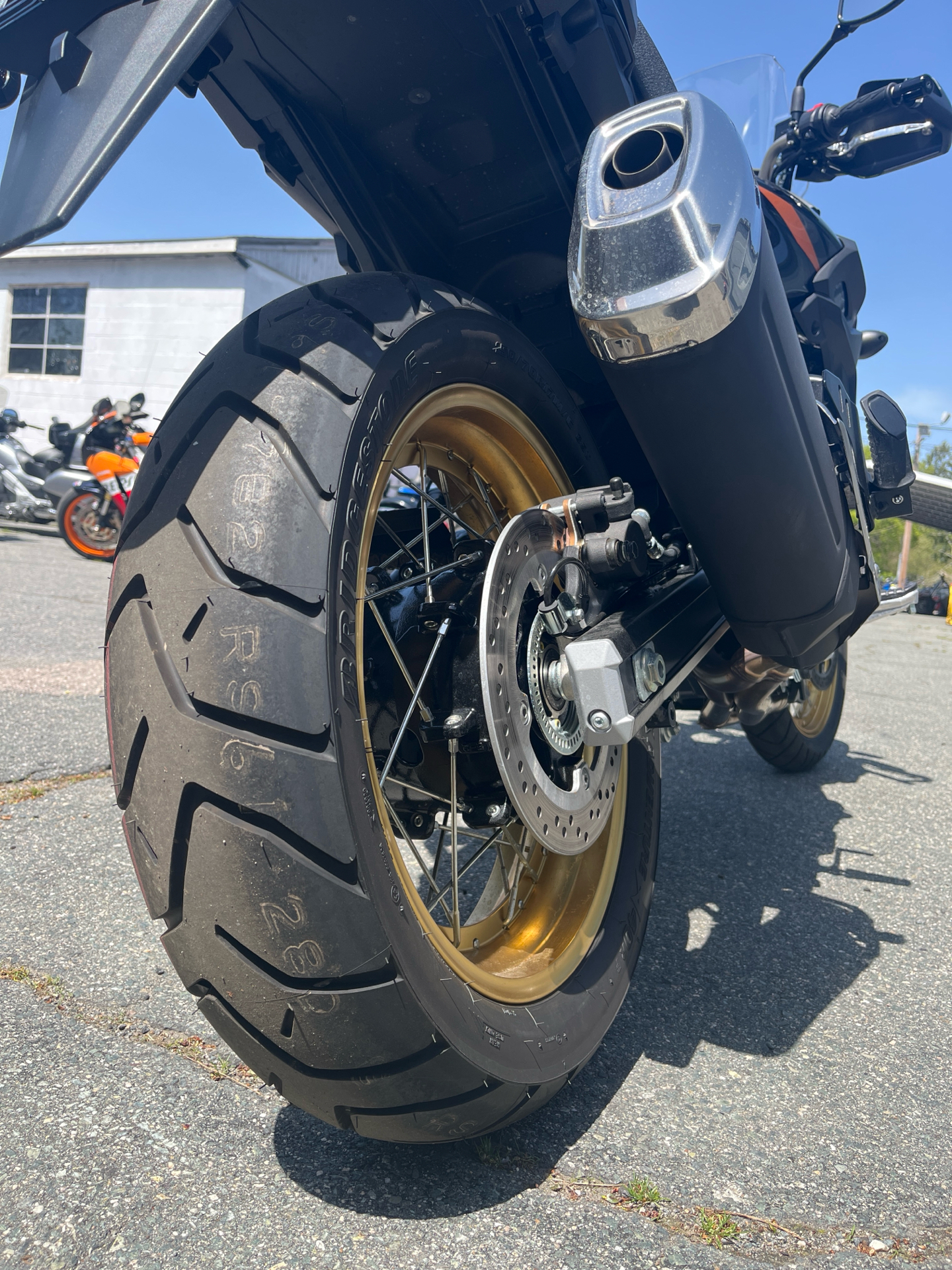 2024 Suzuki V-Strom 650XT in West Bridgewater, Massachusetts - Photo 9
