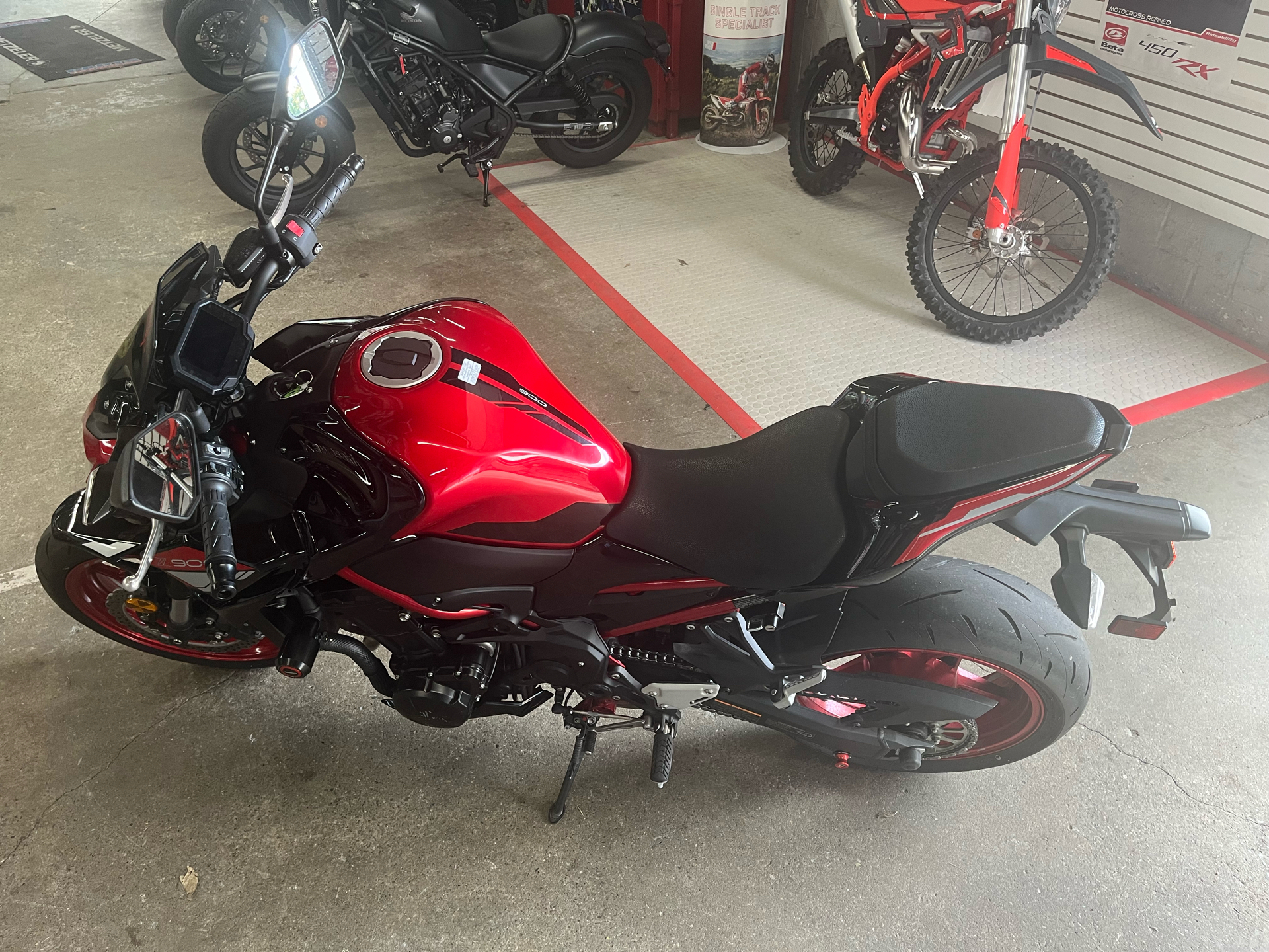 2024 Kawasaki Z900 ABS in West Bridgewater, Massachusetts - Photo 8