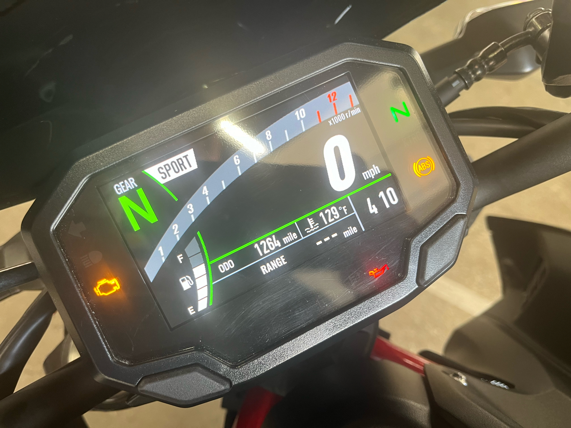 2024 Kawasaki Z900 ABS in West Bridgewater, Massachusetts - Photo 9