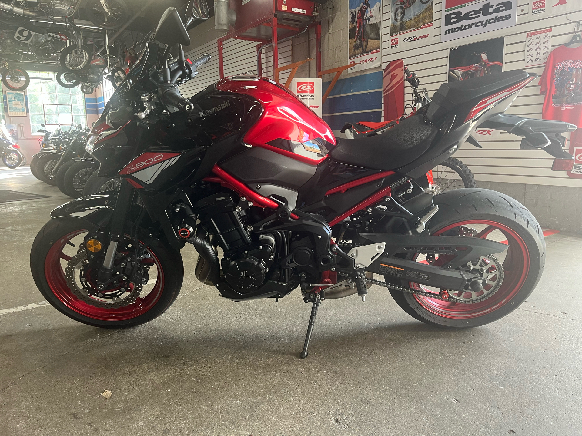 2024 Kawasaki Z900 ABS in West Bridgewater, Massachusetts - Photo 10