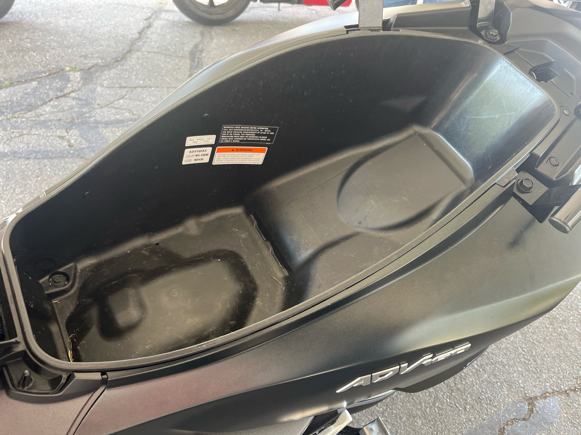 2025 Honda ADV160 in West Bridgewater, Massachusetts - Photo 8