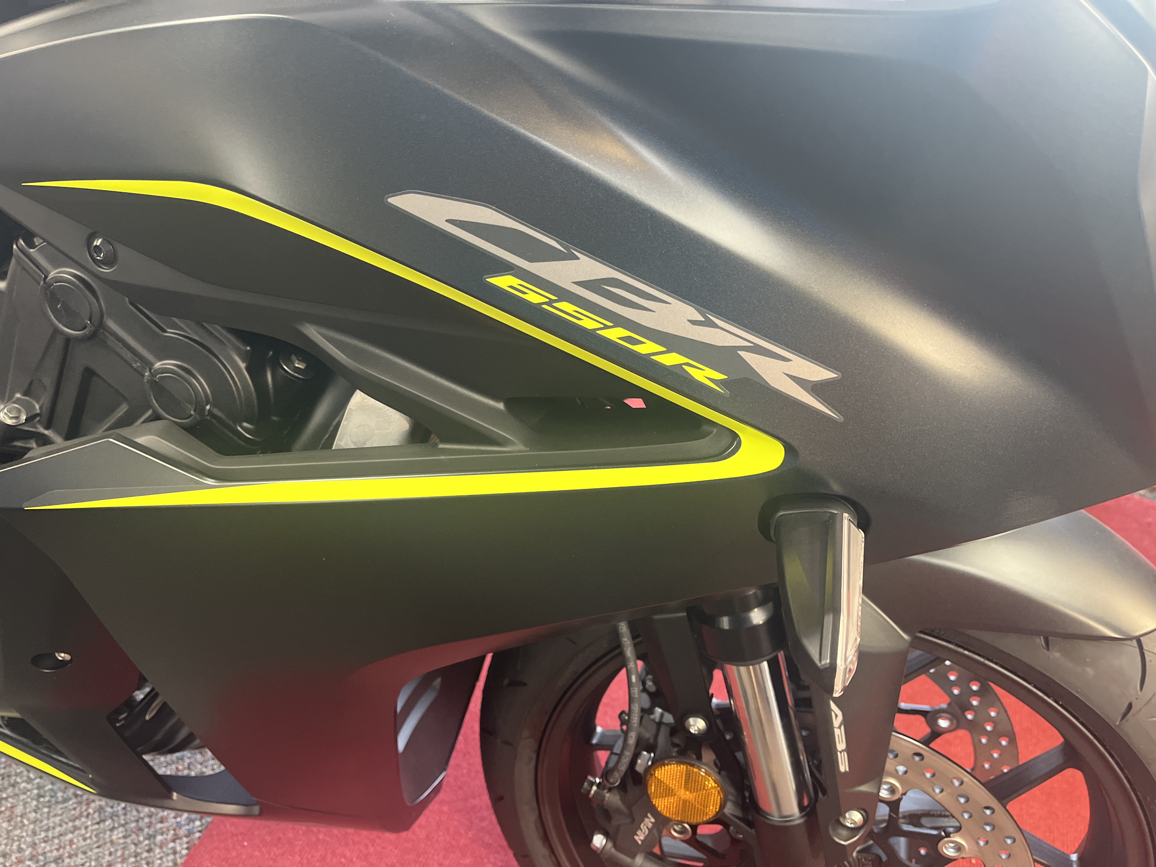 2026 Honda CBR650R E-Clutch in West Bridgewater, Massachusetts - Photo 2