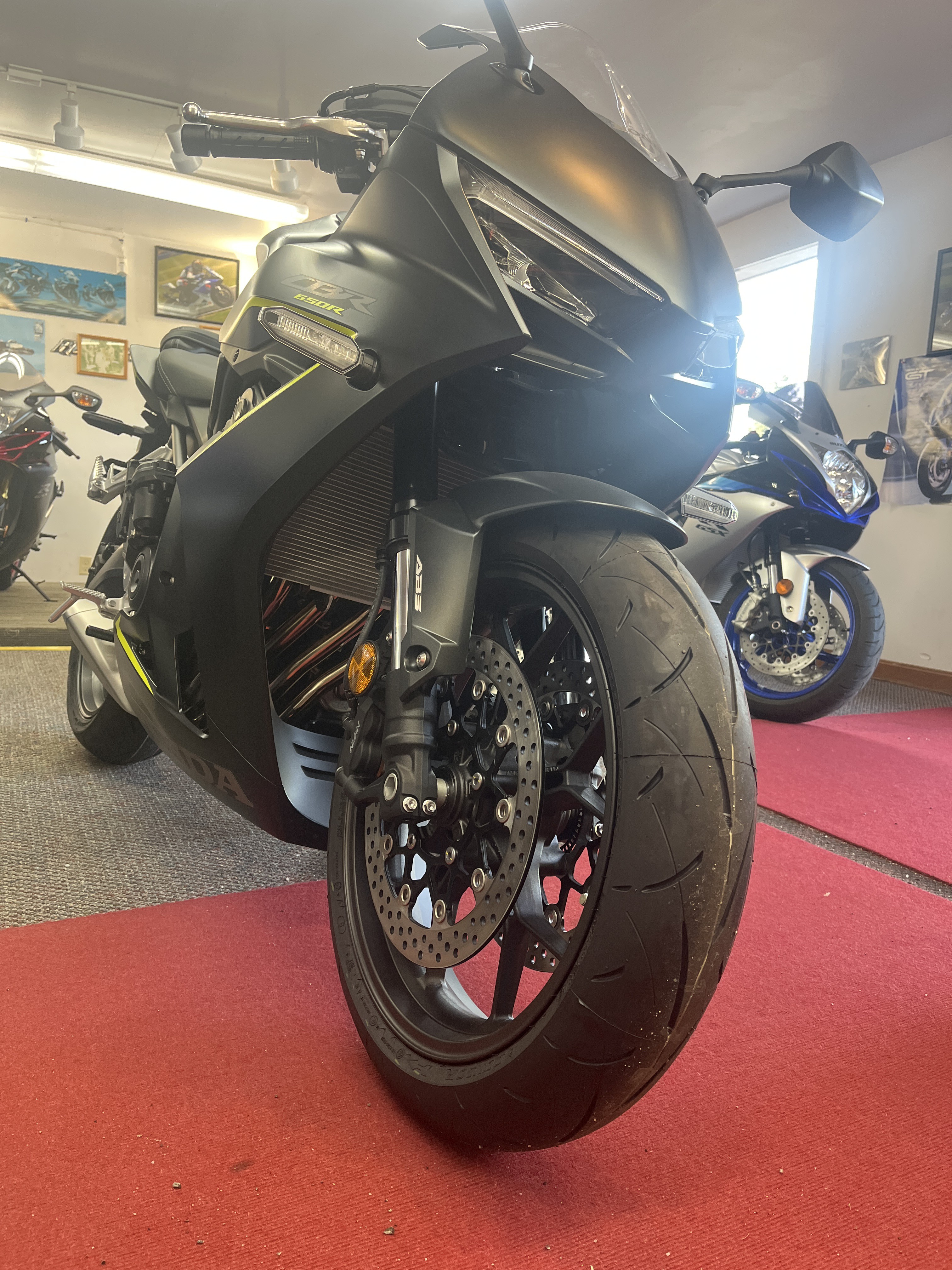 2026 Honda CBR650R E-Clutch in West Bridgewater, Massachusetts - Photo 4