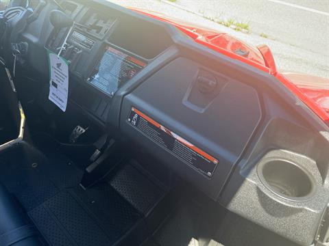 2025 Honda Pioneer 1000-5 in West Bridgewater, Massachusetts - Photo 8