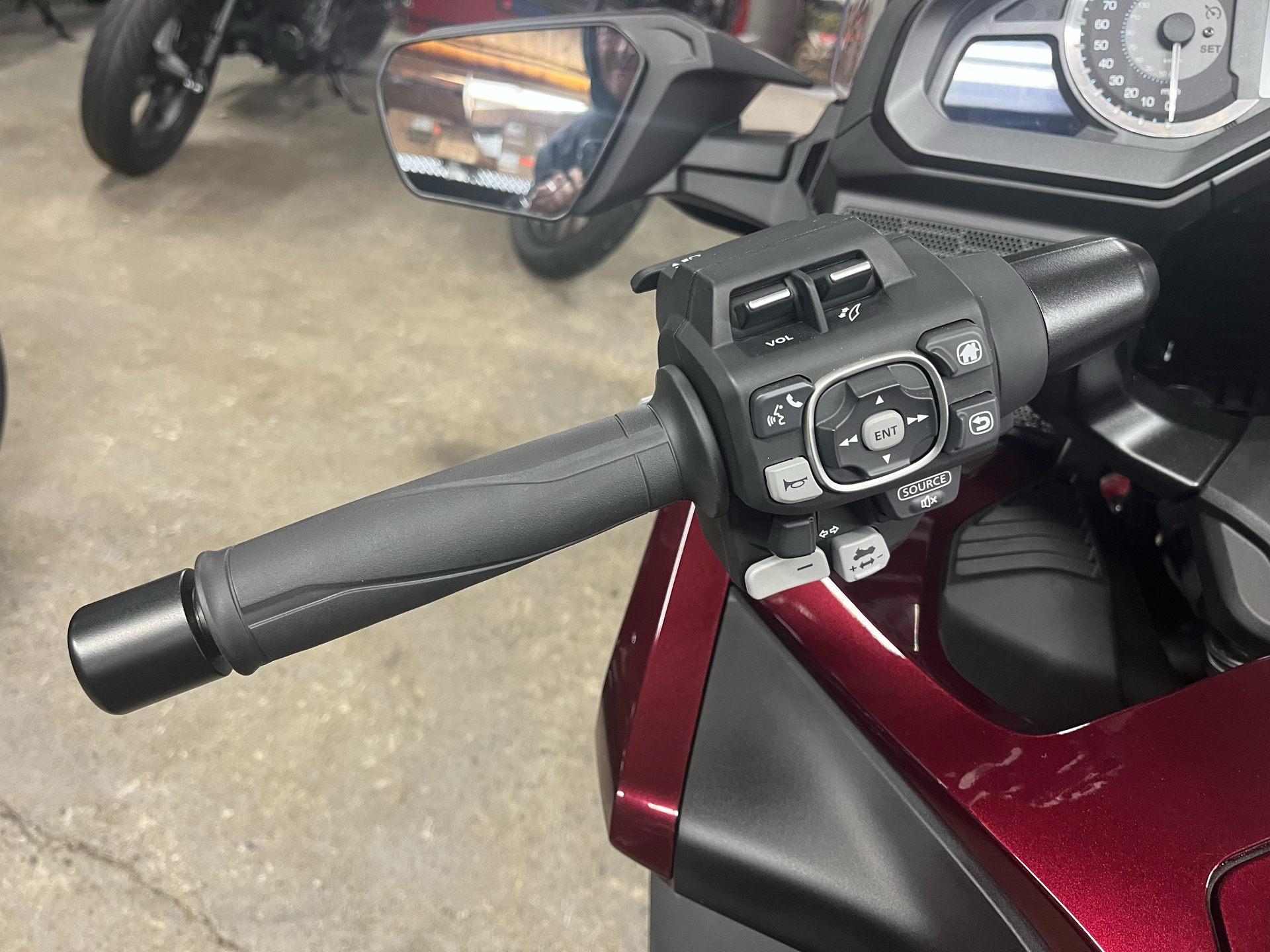 2025 Honda Gold Wing Tour DCT 50th Anniversary in West Bridgewater, Massachusetts - Photo 9