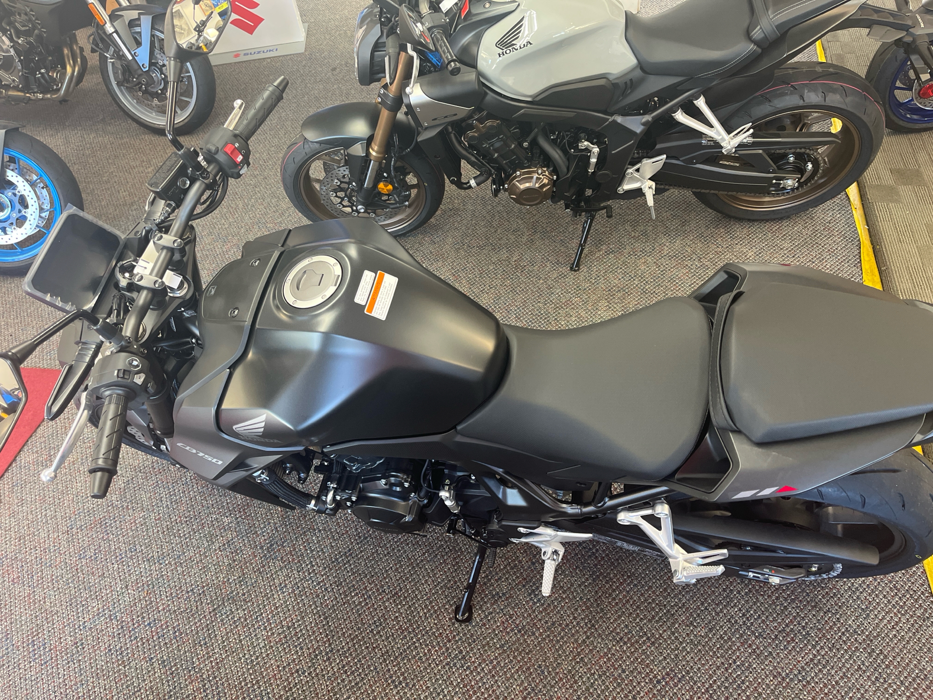 2025 Honda CB750 Hornet in West Bridgewater, Massachusetts - Photo 8