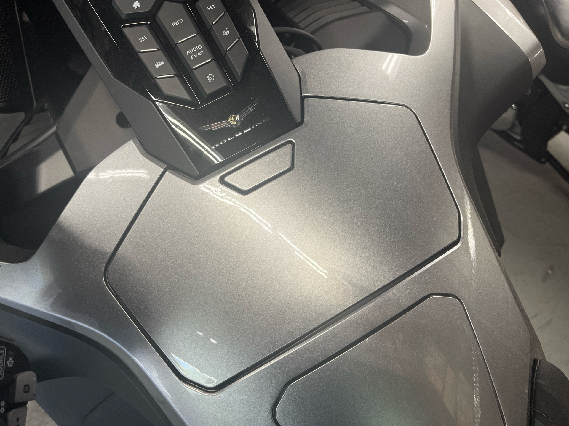 2025 Honda Gold Wing Tour in West Bridgewater, Massachusetts - Photo 10