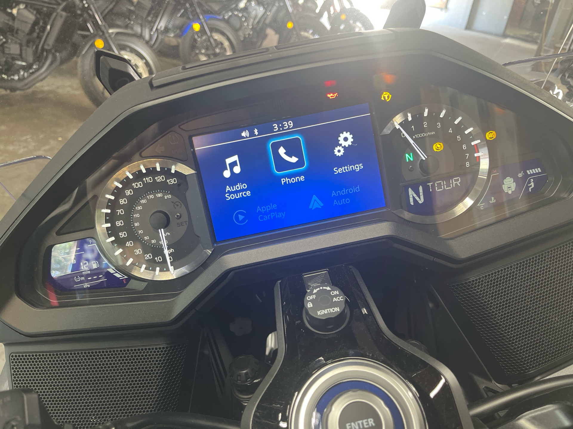 2025 Honda Gold Wing Tour in West Bridgewater, Massachusetts - Photo 12