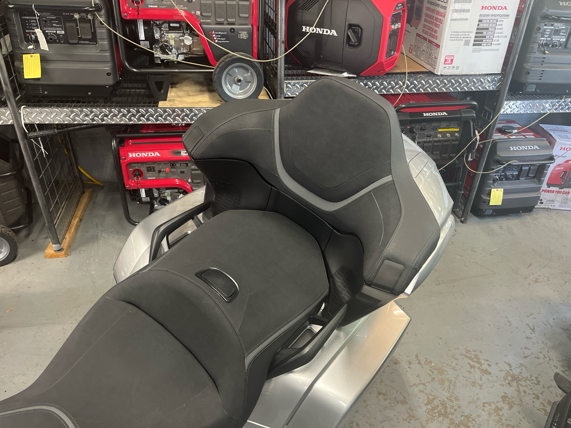 2025 Honda Gold Wing Tour in West Bridgewater, Massachusetts - Photo 16