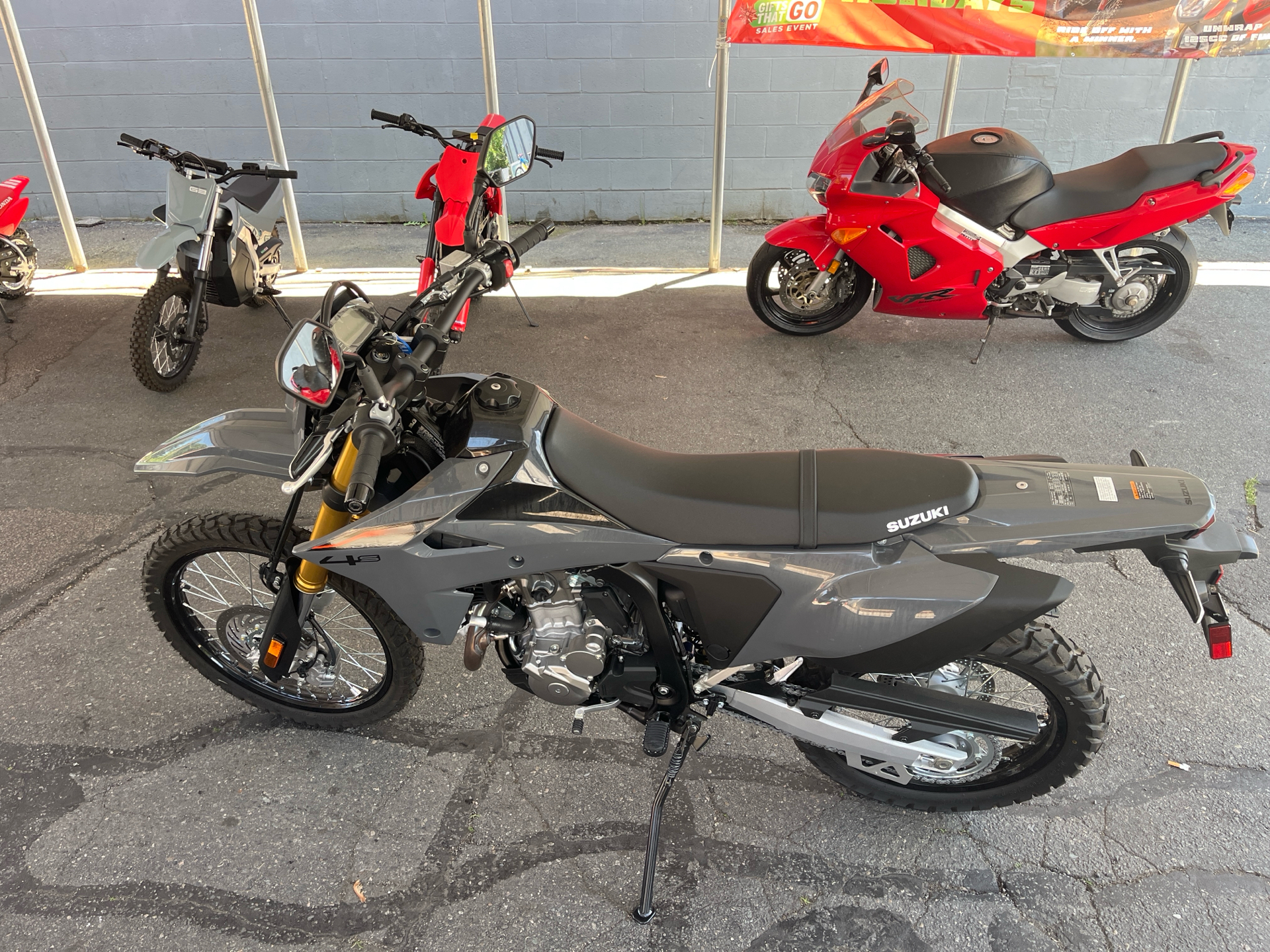2025 Suzuki DR-Z4S in West Bridgewater, Massachusetts - Photo 7