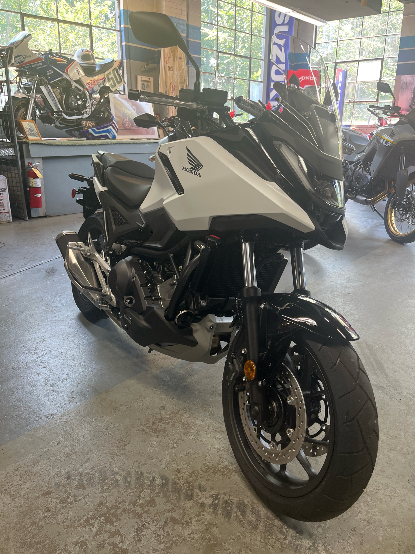 2025 Honda NC750X DCT in West Bridgewater, Massachusetts - Photo 4