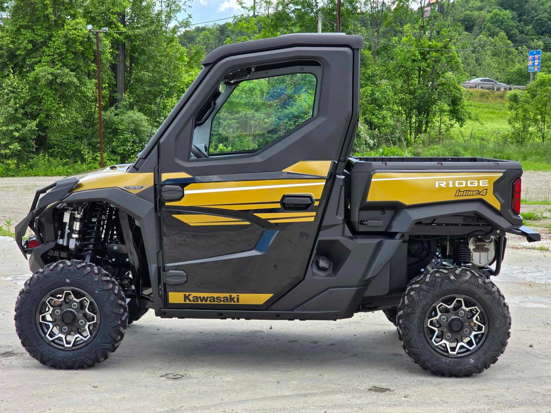 Rioページ New 2025 Kawasaki RIDGE XR CREW HVAC | Utility Vehicles in