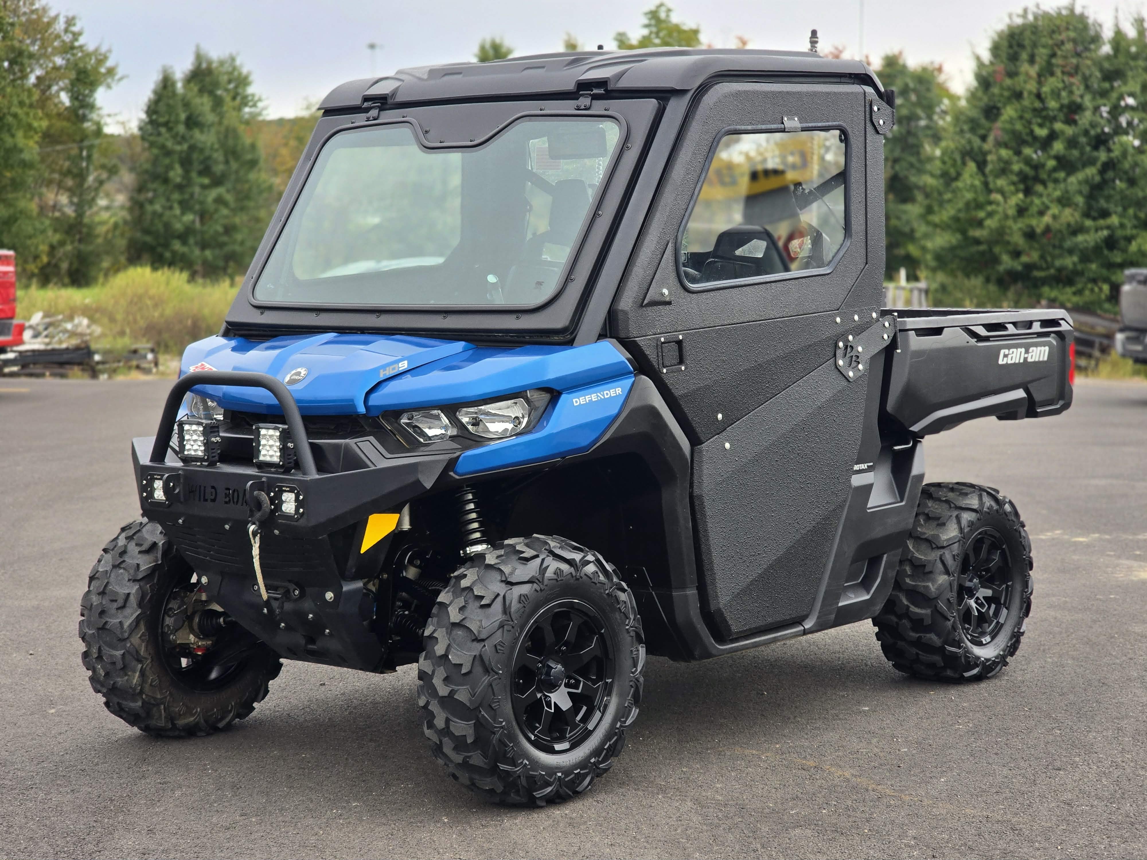 2023 Defender DPS HD9