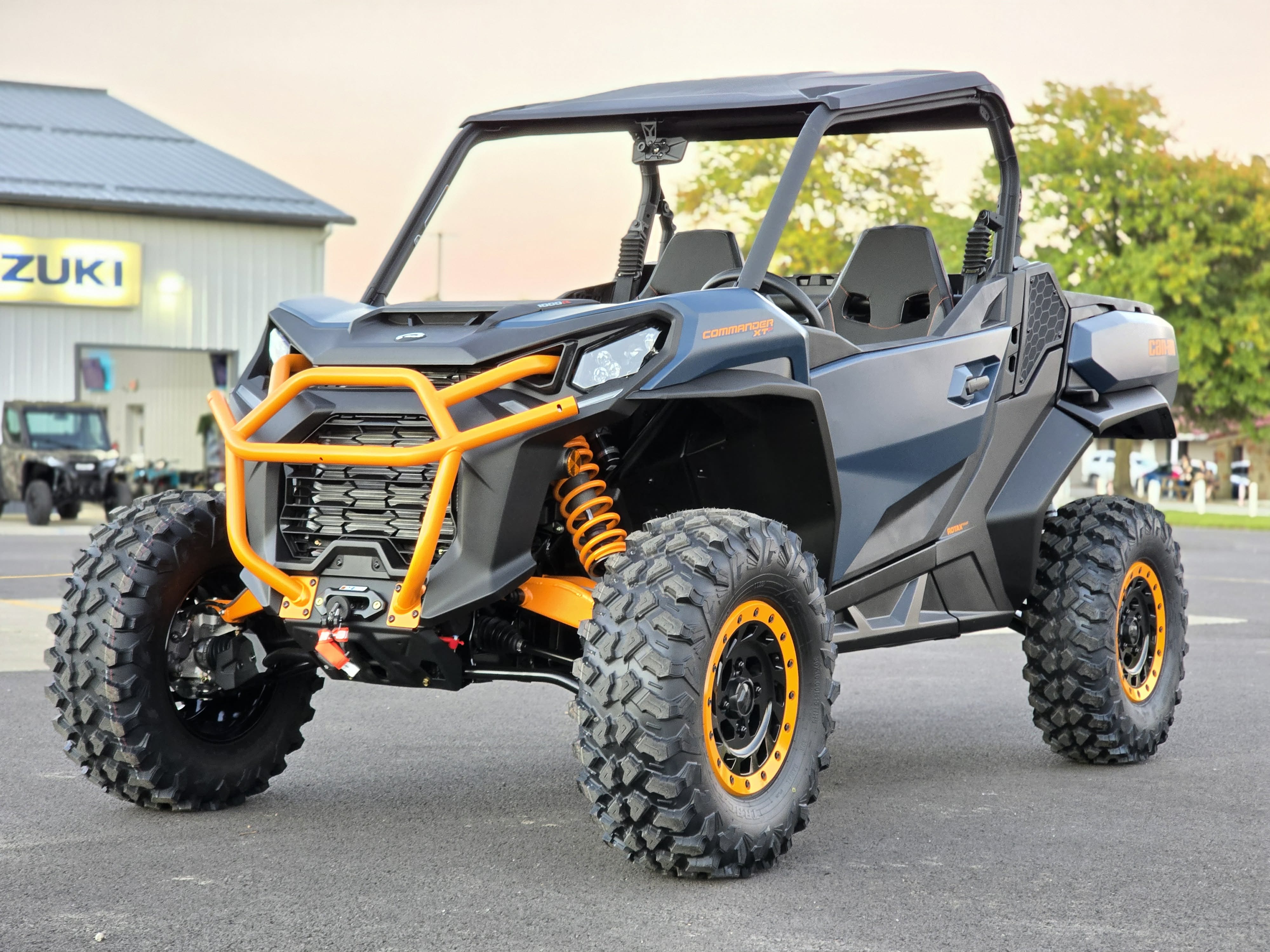 2027 Commander XT-P