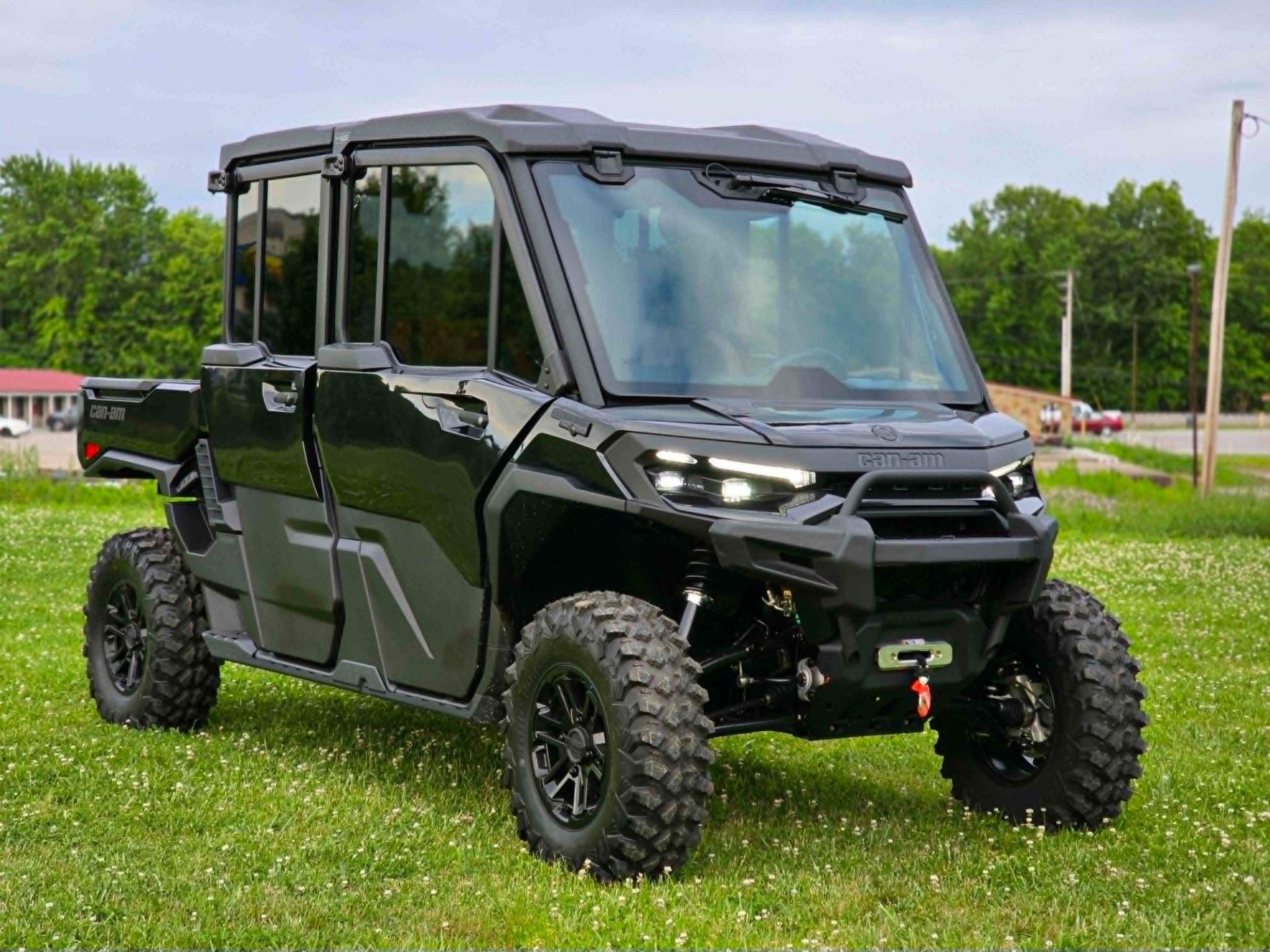 2026 Can-Am™ Defender MAX Lone Star CAB HD11 1