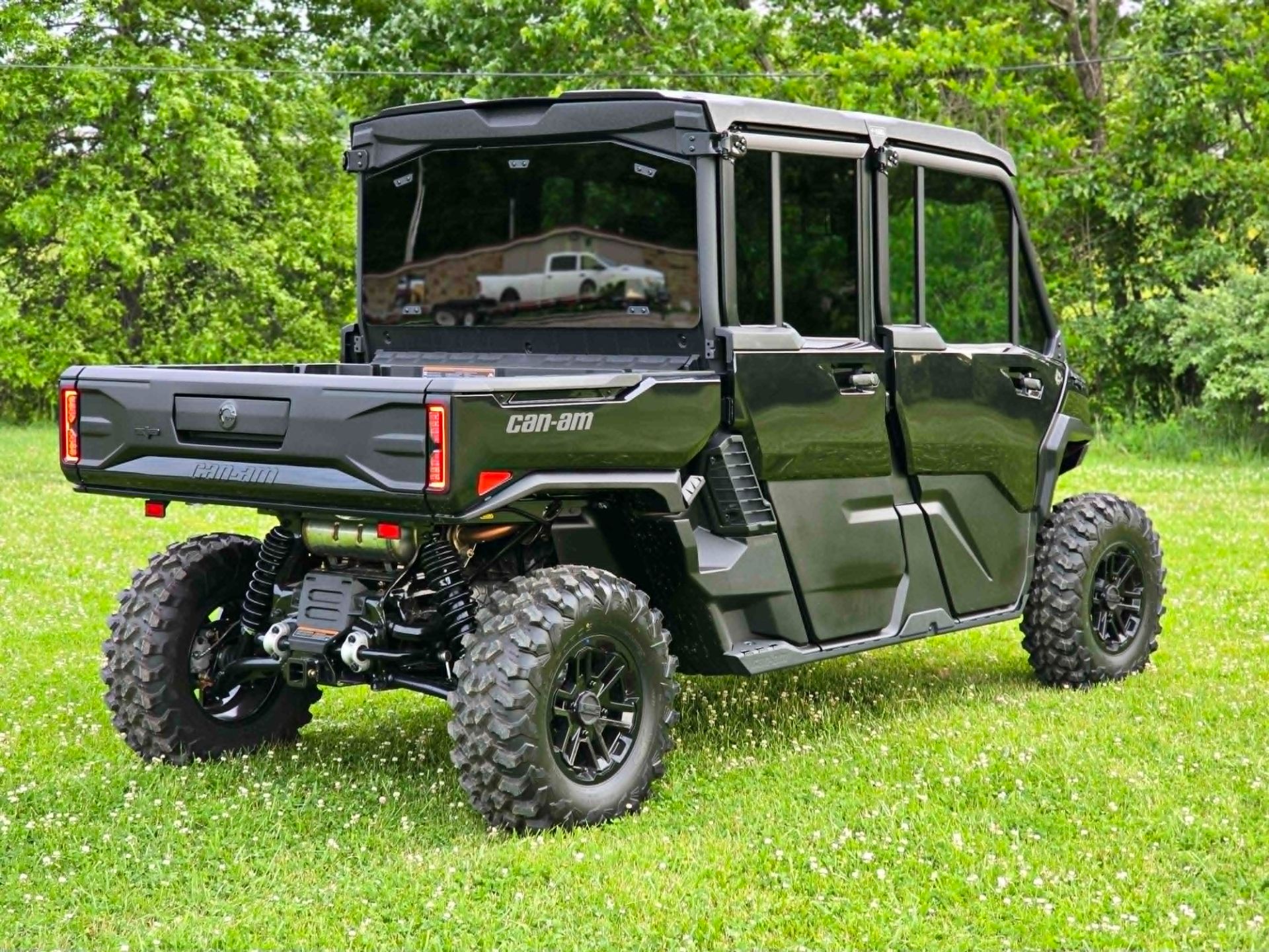 2026 Can-Am™ Defender MAX Lone Star CAB HD11 3