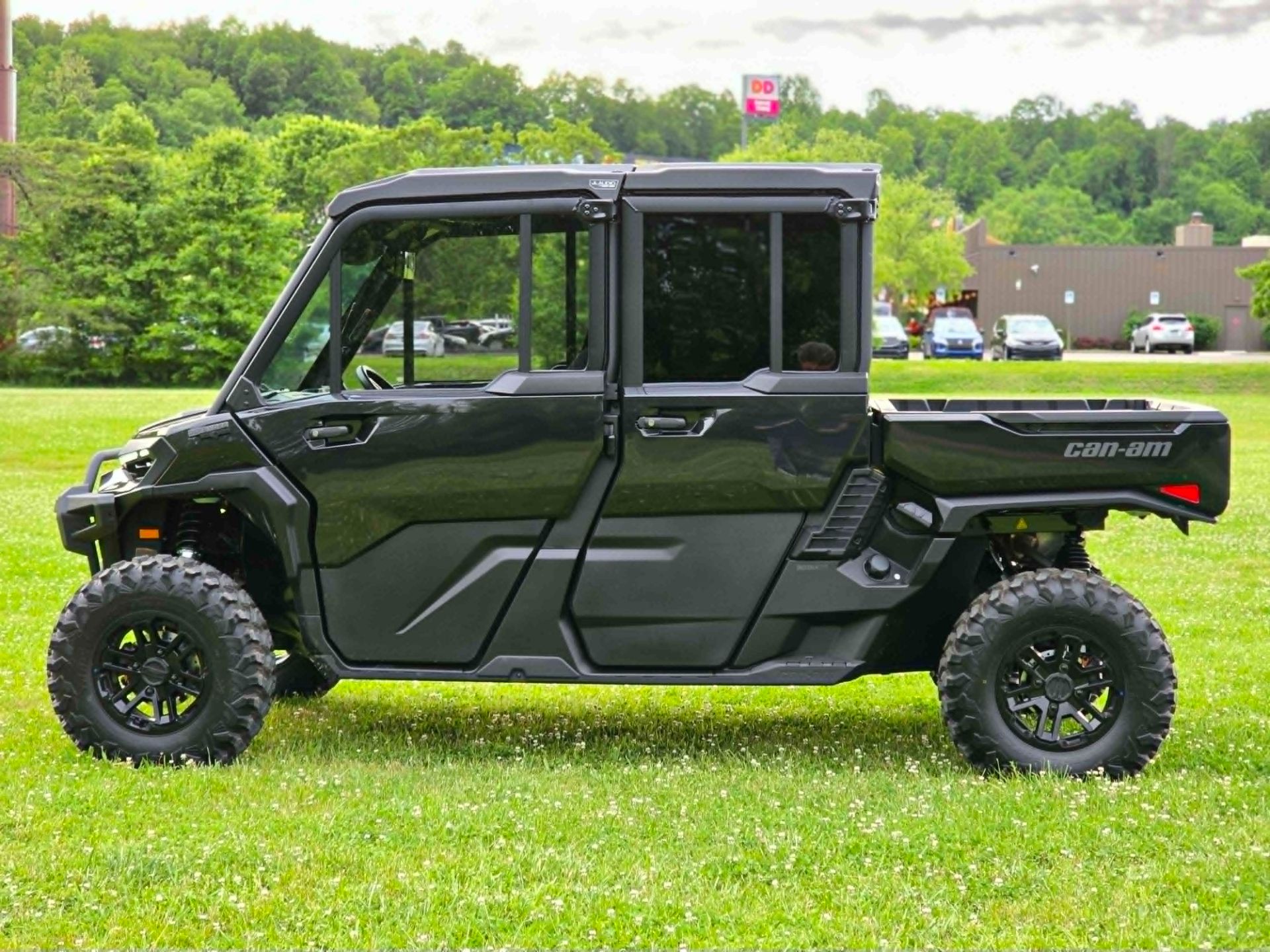 2026 Can-Am™ Defender MAX Lone Star CAB HD11 5