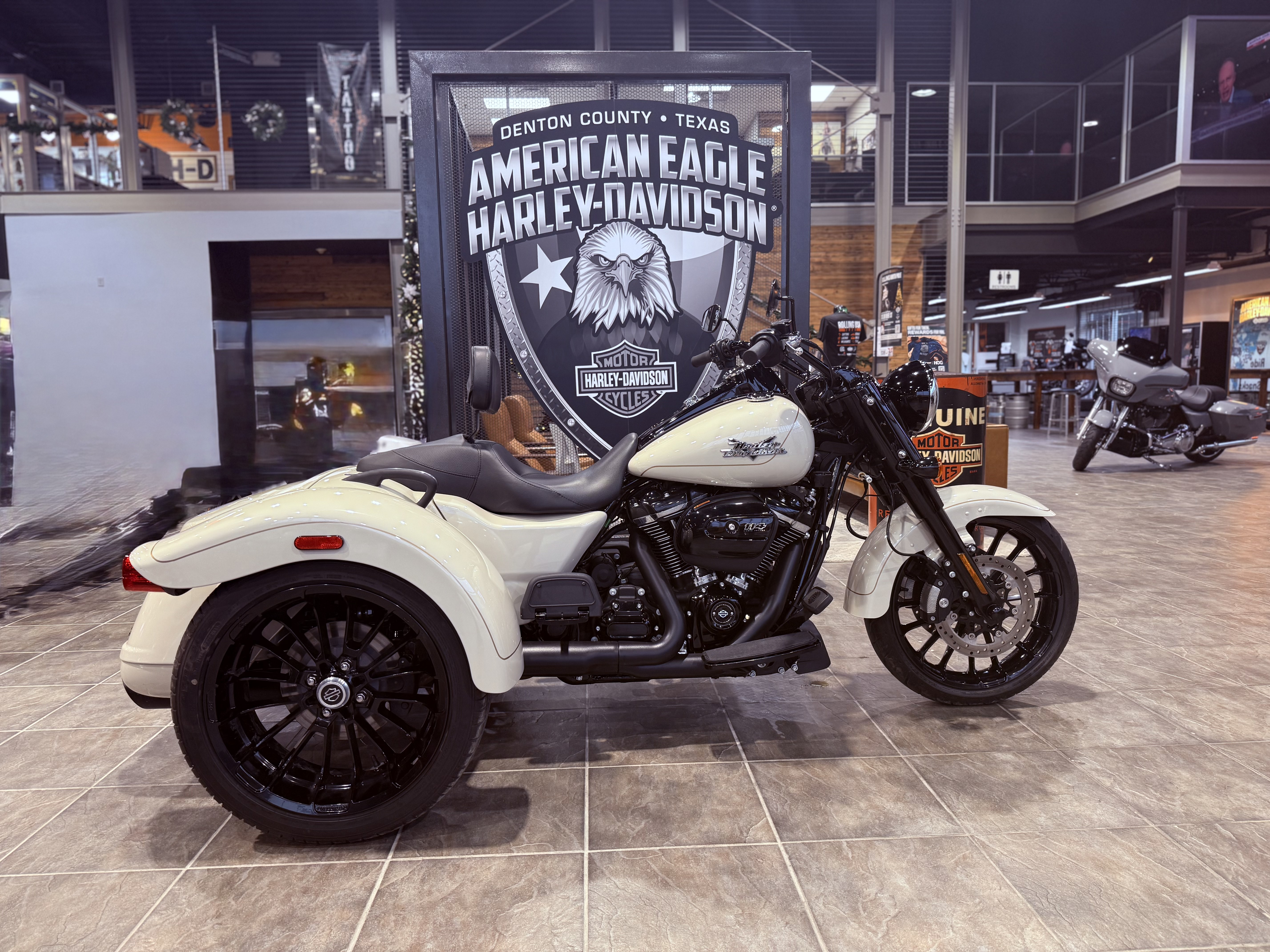 Certified Pre-Owned 2023 Harley-Davidson Freewheeler® Motorcycle