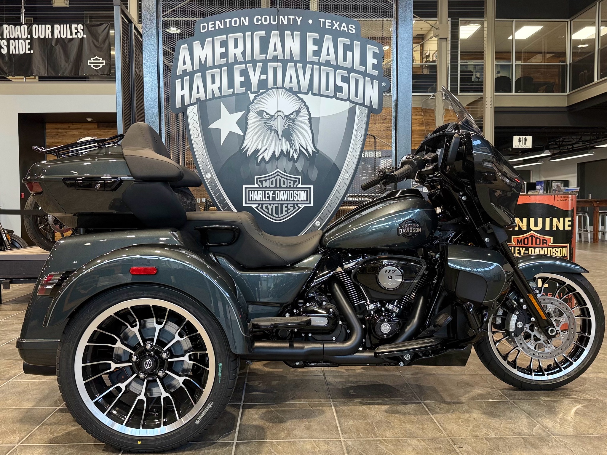 2026 Harley-Davidson Street Glide® 3 Limited 1