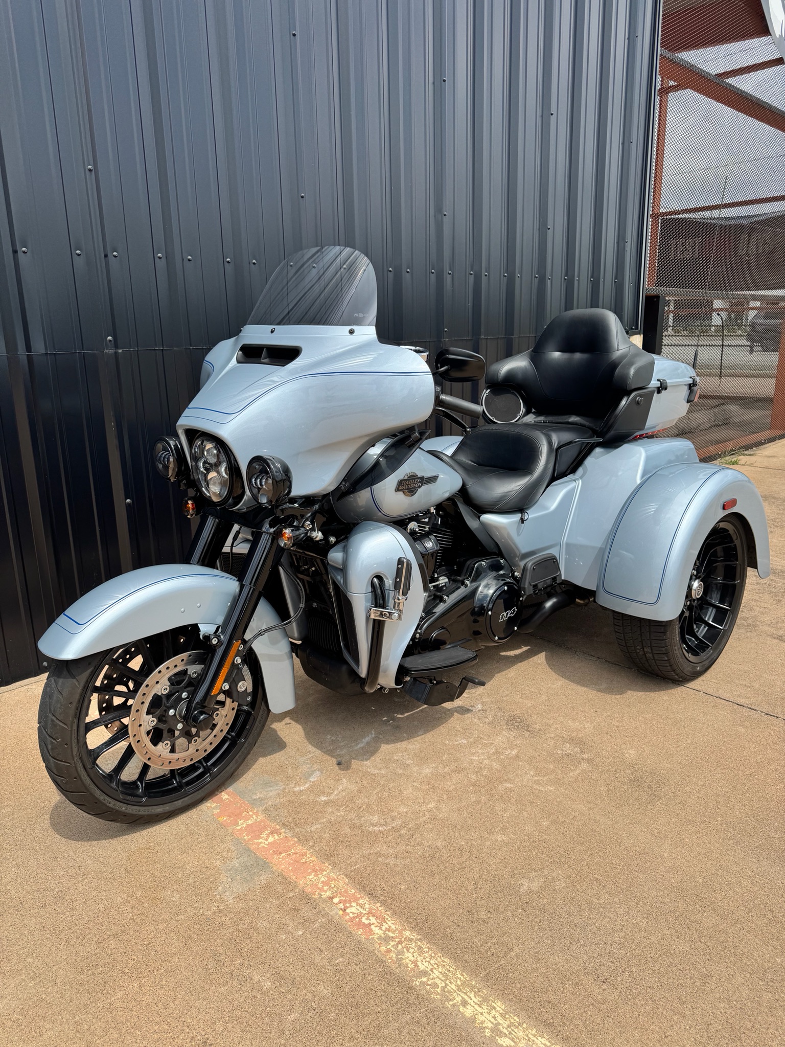 2025 Harley-Davidson Tri Glide® Ultra 6