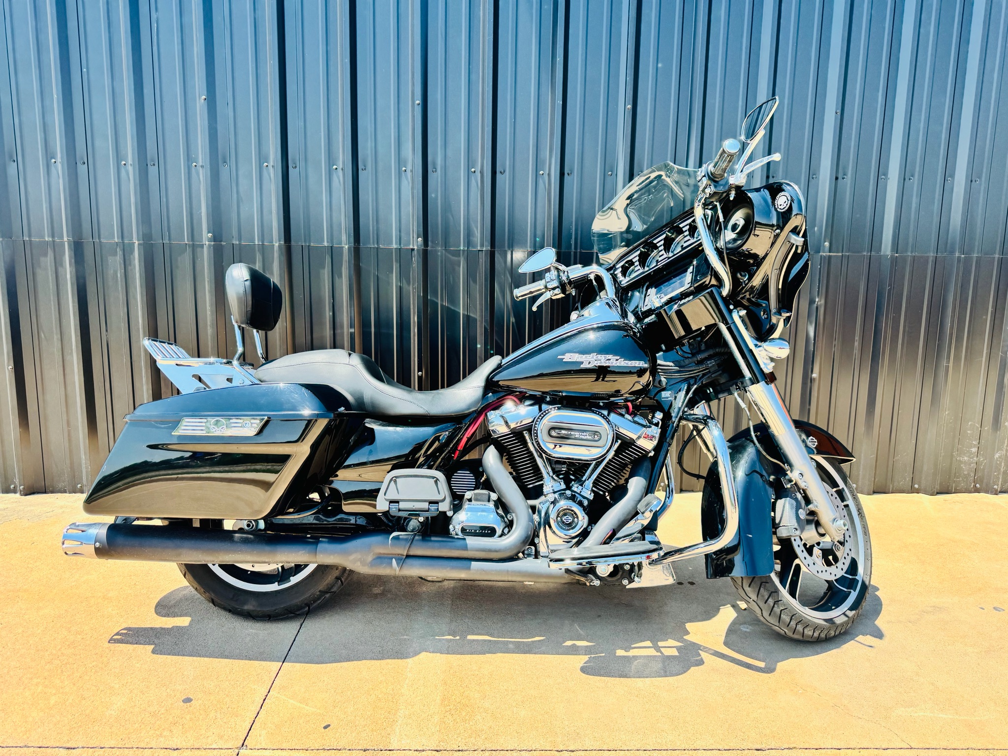 2017 Harley-Davidson Street Glide® Special 1