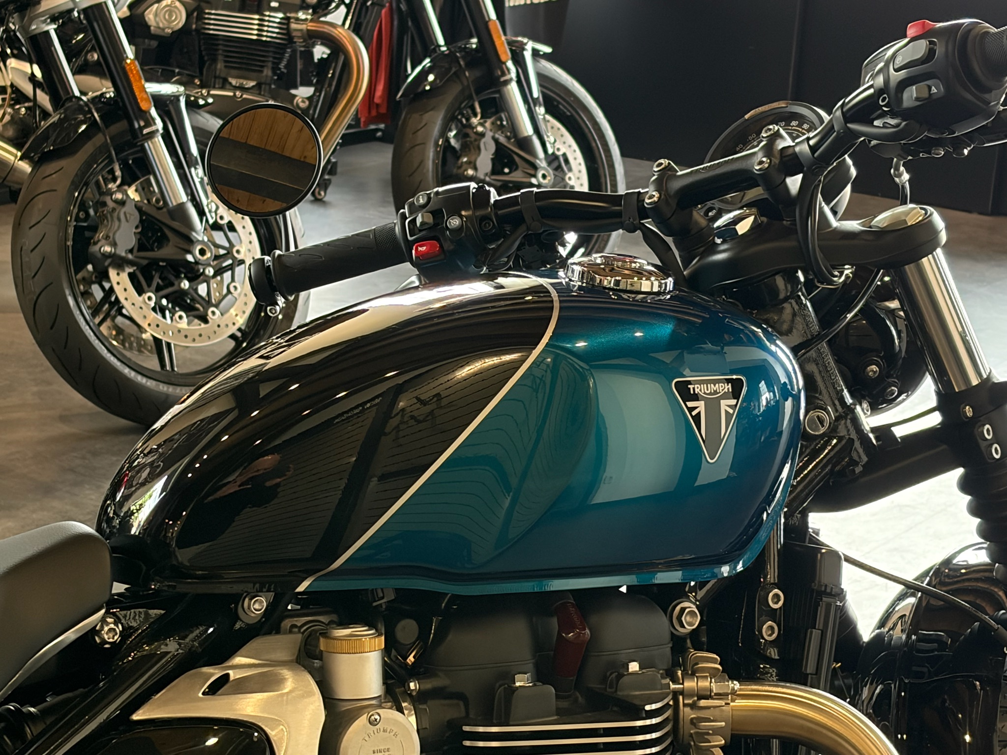 2026 Triumph Bonneville Bobber 2