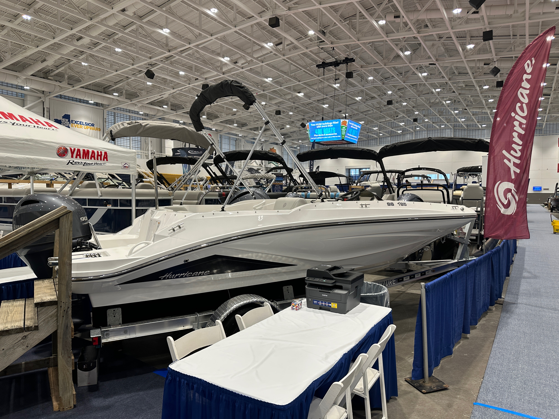 New 2025 Hurricane SunDeck Sport 185 OB | Bridgeport NY | HUR53J425