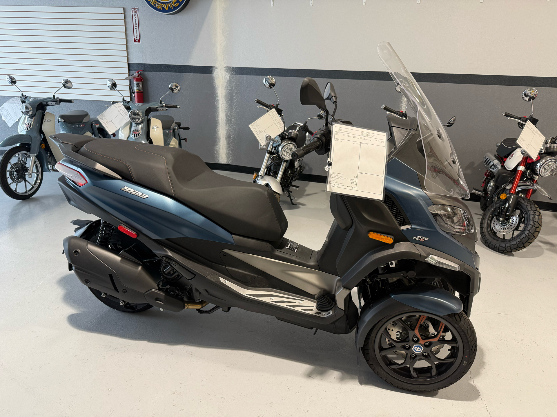 Wheel Piaggio Pm3 500 Three Wheel Piaggio Mp3 500 Sport Advanced