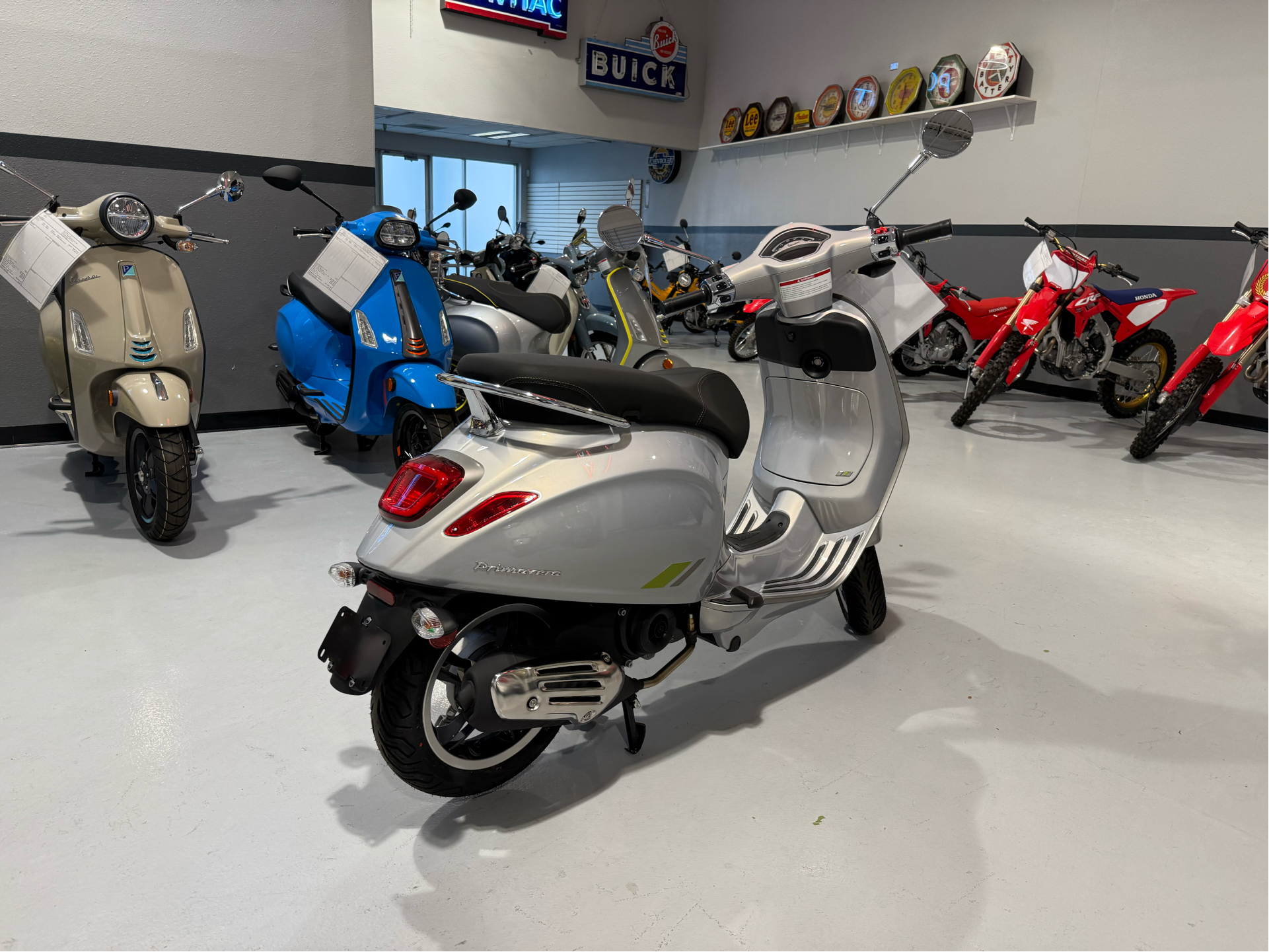 HOT Vespa Primavera 125 2021 Vespa Primavera 125 Eicma