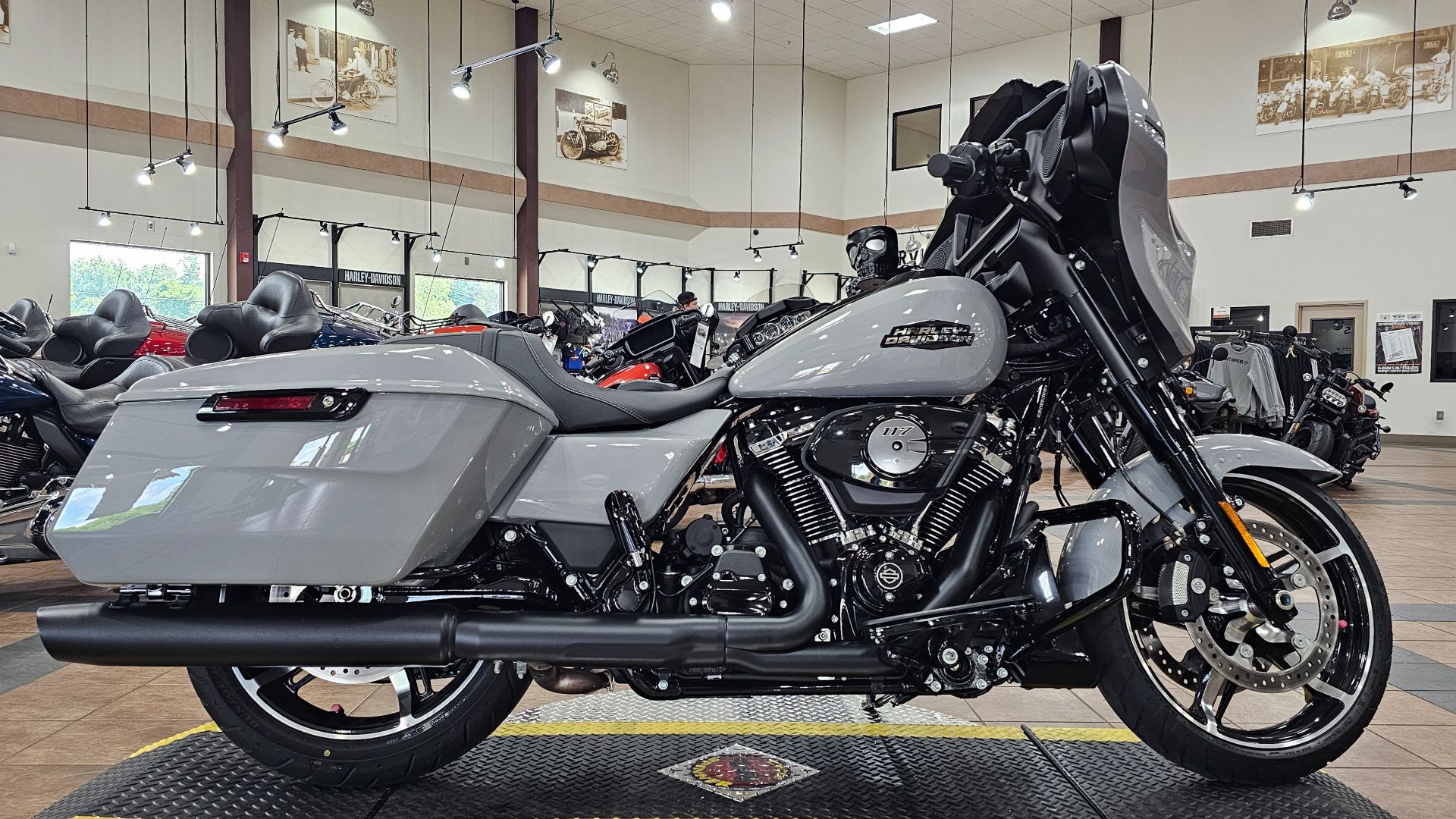 2025 Harley-Davidson Street Glide® 2