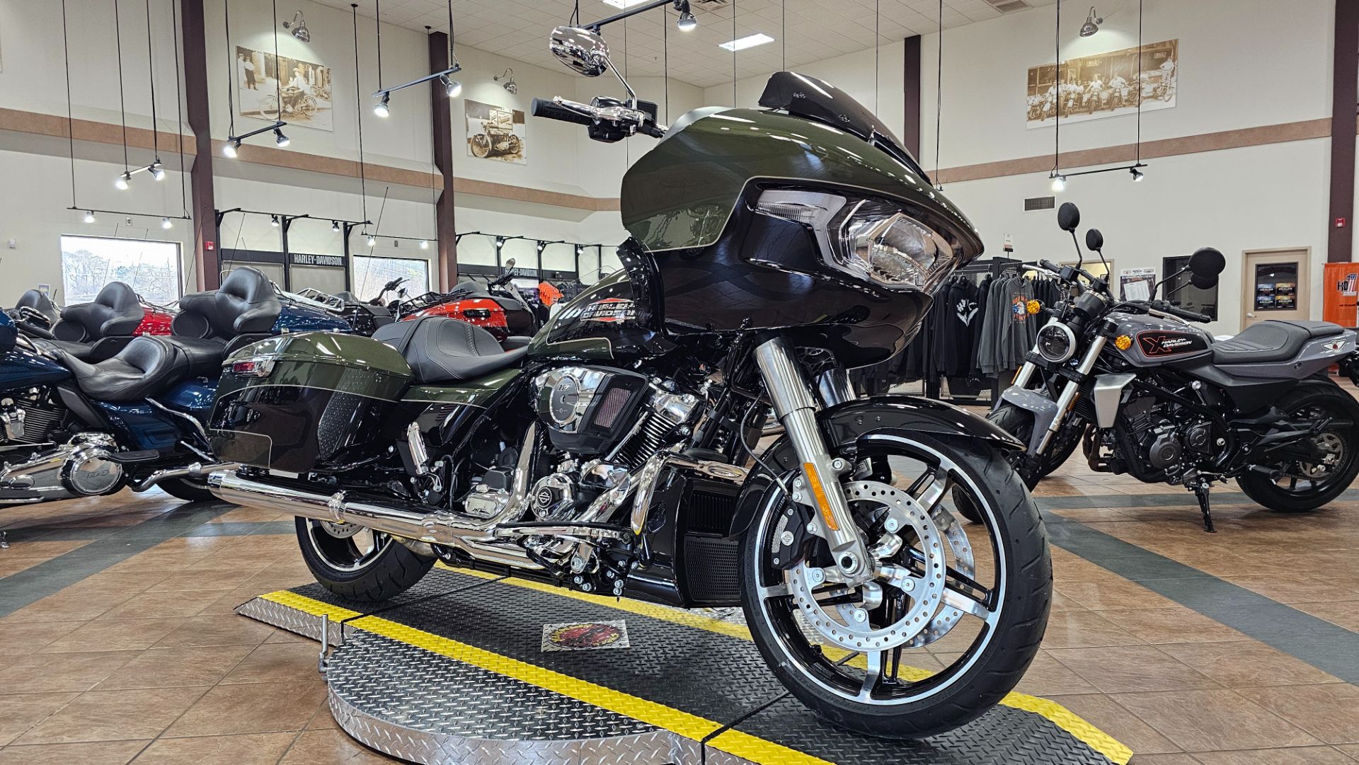 608576 2026 harley davidson fltrx road glide touring olive steel metallic vivid black - Photo 4