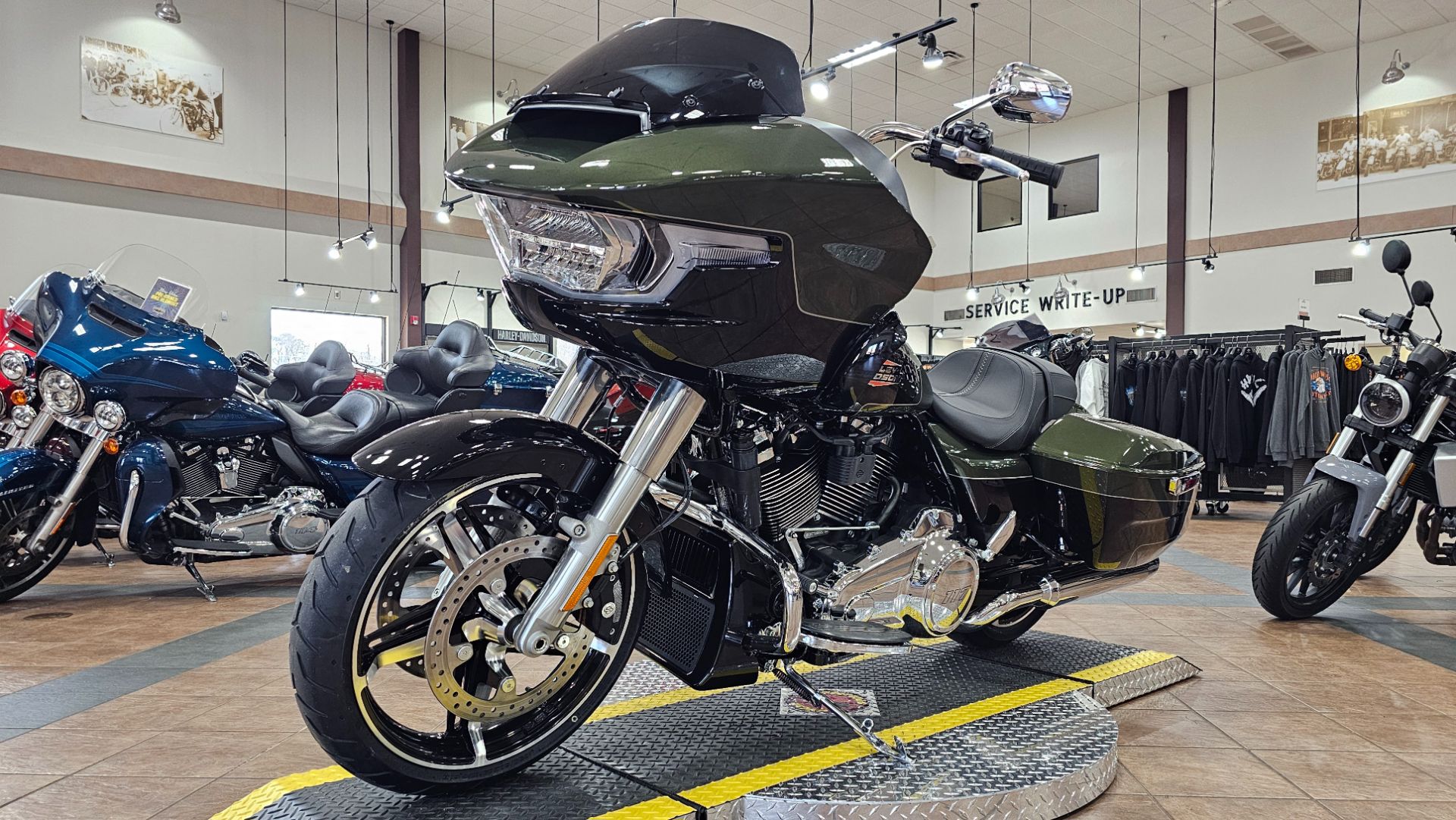 608576 2026 harley davidson fltrx road glide touring olive steel metallic vivid black - Photo 5