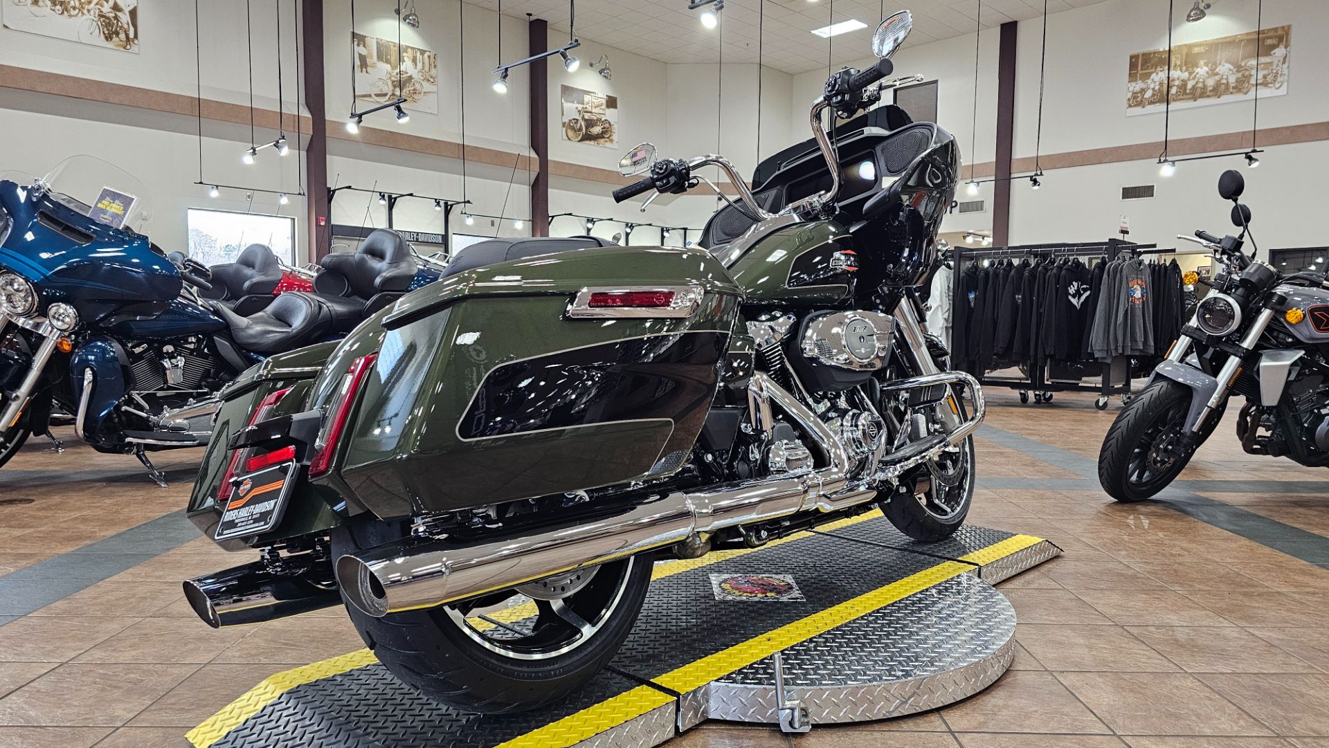 608576 2026 harley davidson fltrx road glide touring olive steel metallic vivid black - Photo 8